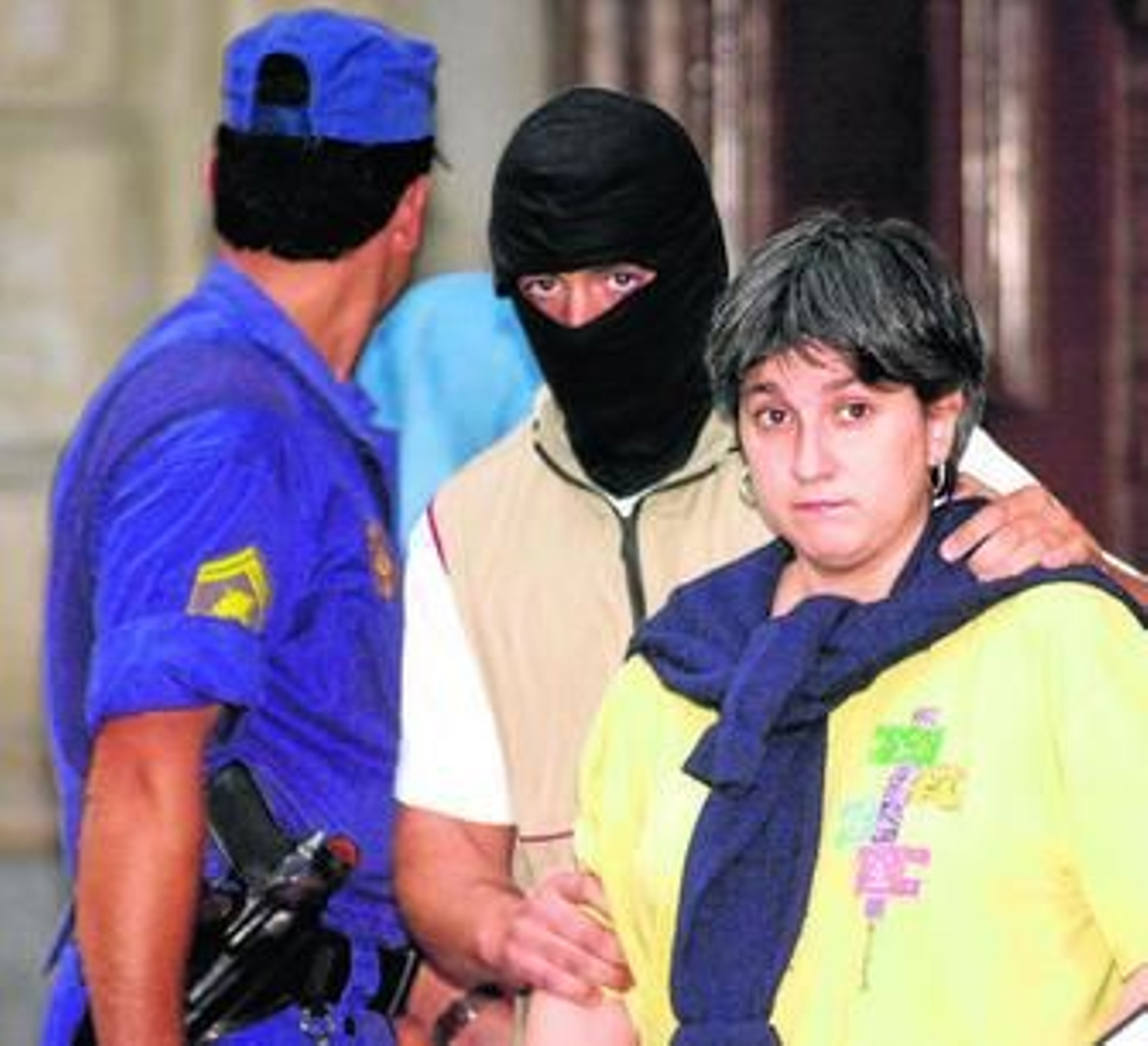 Olatz Eguiguren en el momento de su detención por la Policía en el mes de septiembre del año 2000.