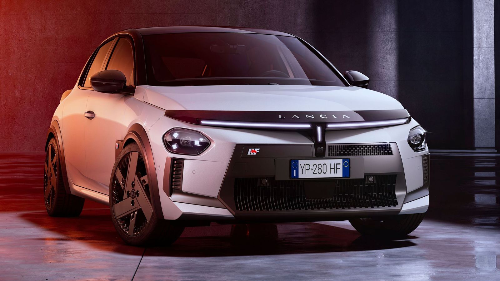 Con el nuevo Ypsilon Lancia recupera unas siglas míticas en su historia, HF, siempre ligadas a las versiones más prestacionales de su gama.