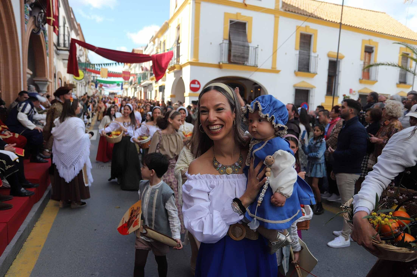 Imágenes del gran ambiente en la Feria Medieval de Palos de la Frontera, Huelva