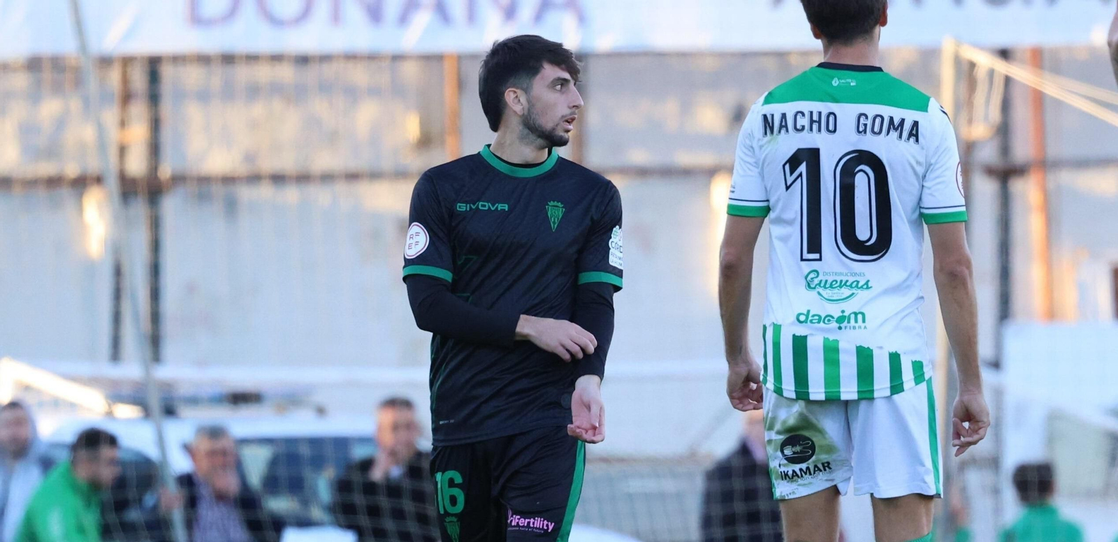 Christian Delgado, durante el partido en El Palmar ante el Sanluqueño. Christian Delgado, durante el partido en El Palmar ante el Sanluqueño.