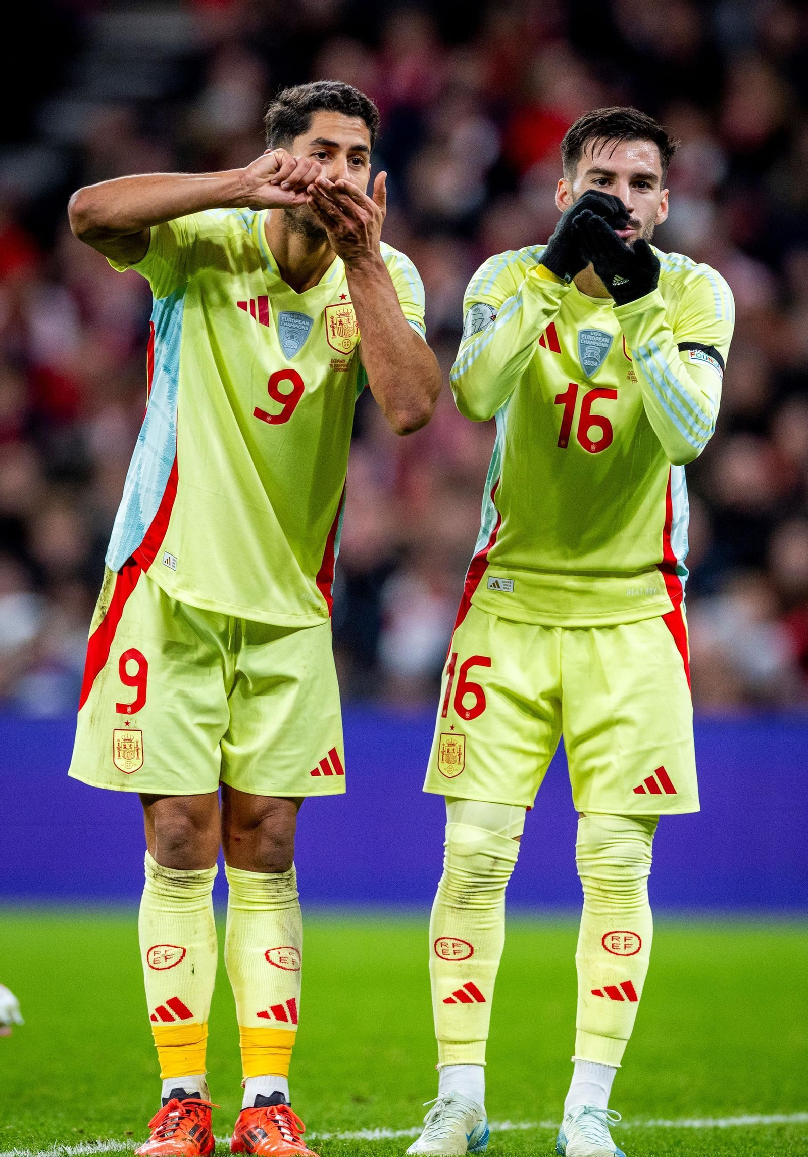 Las fotos del Dinamarca - España