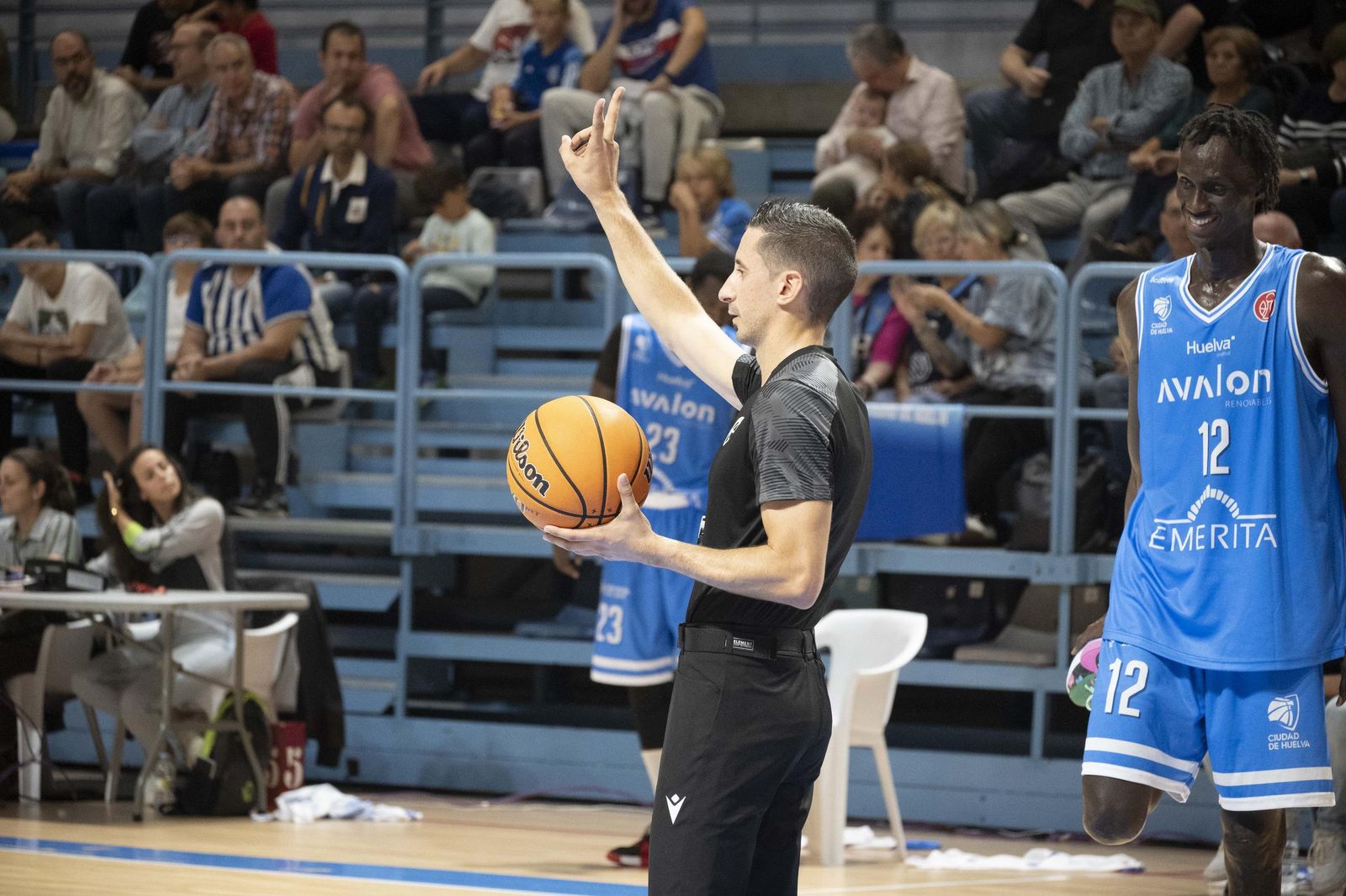 Imágenes del partido entre el Ciudad de Huelva y Biele ISB