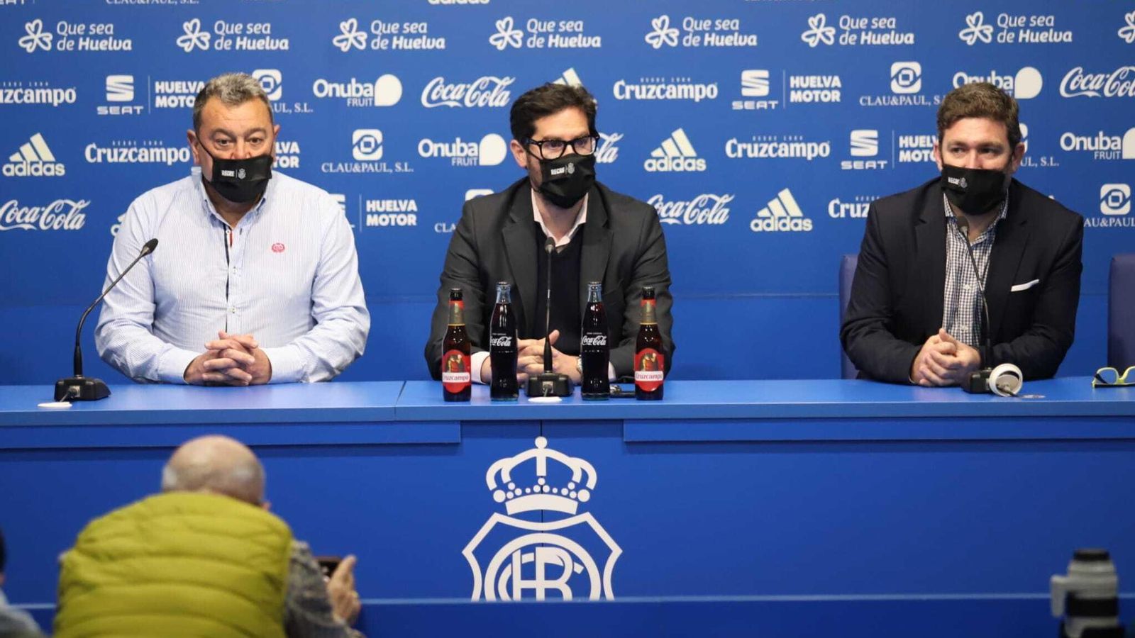 Pouso estuvo acompañado en su presentación por Carlos Hita y Jesús Pulido.