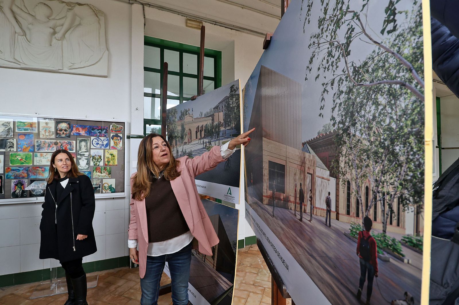 Fotografías de la colocación de la primera piedra de las obras de ampliación y reforma de la Escuela de Arte y Superior de Diseño León Ortega de Huelva