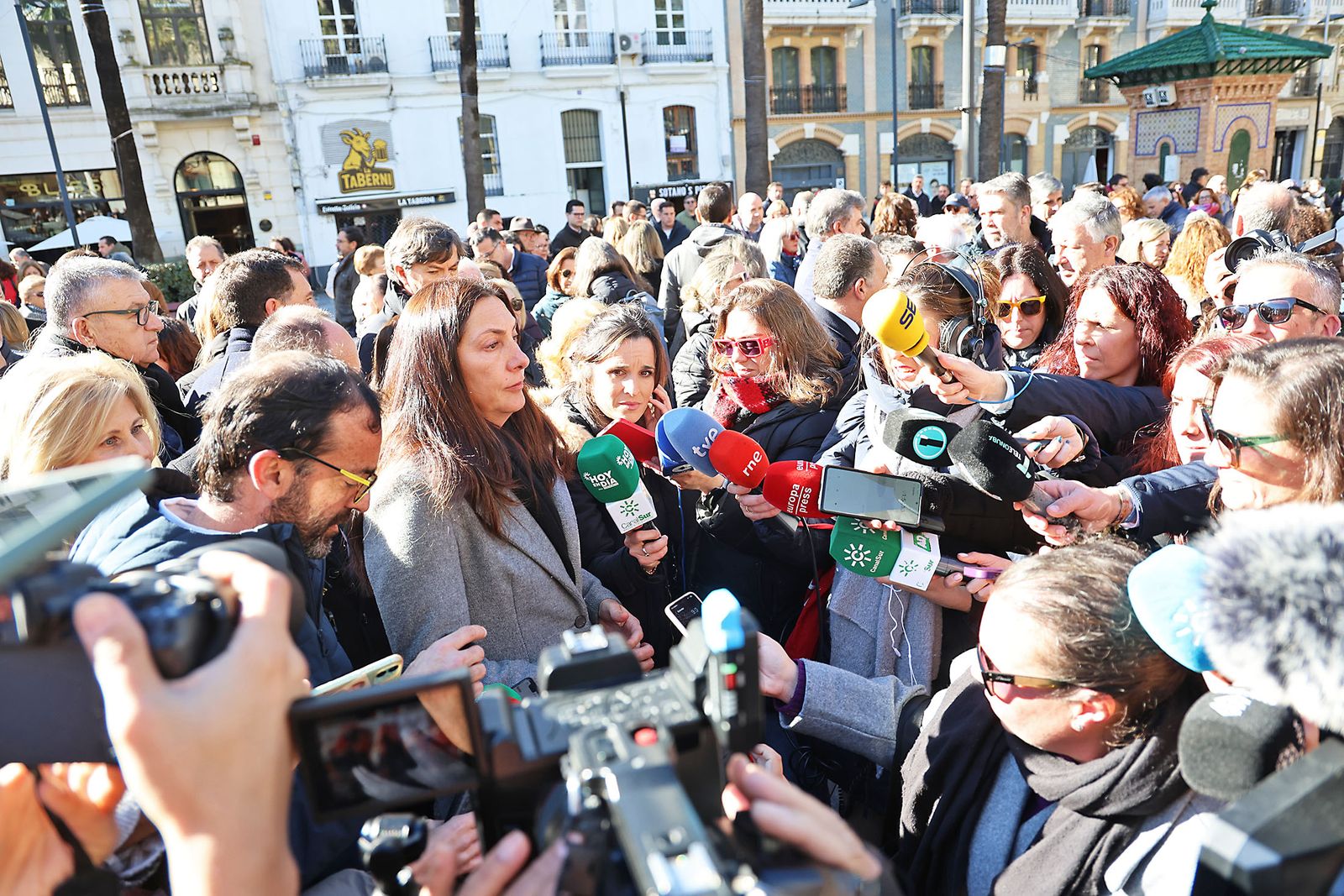 Las fotografías del minuto de silencio por el trágico accidente de tren