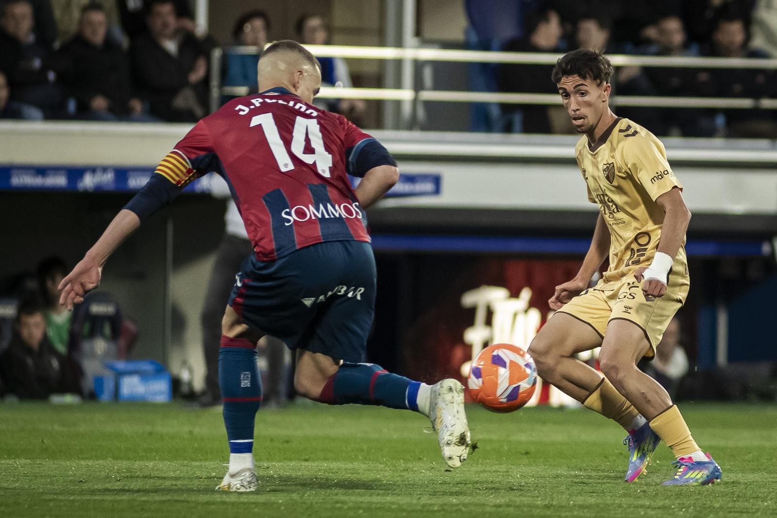 El Huesca-Málaga CF, en fotos