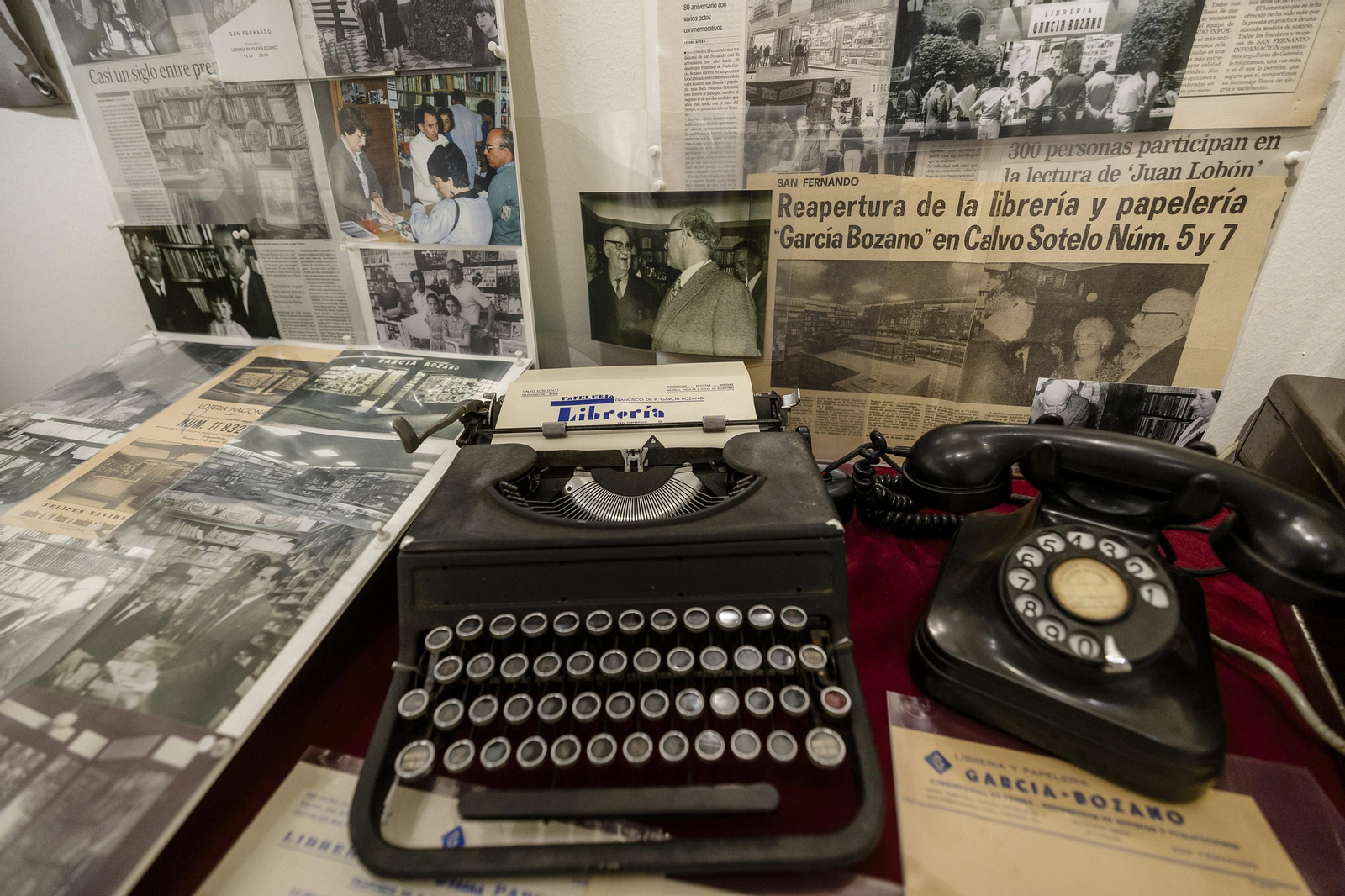 Las imágenes de la inauguración de la exposición por el centenario de la librería Bozano en San Fernando.