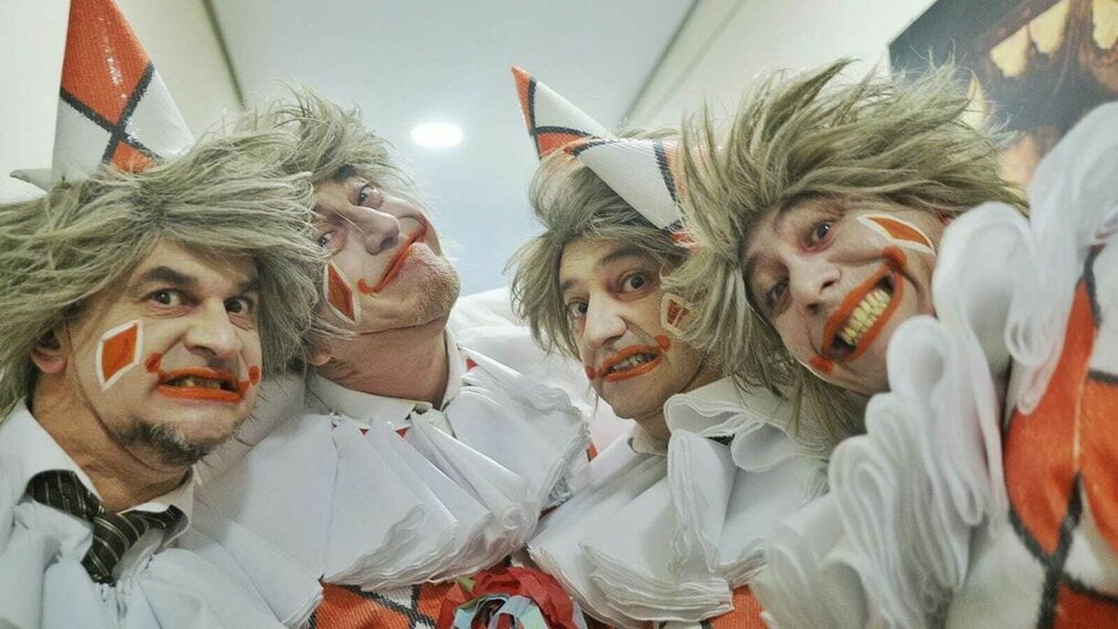 Miembros de la chirigota del Selu, cuarto premio