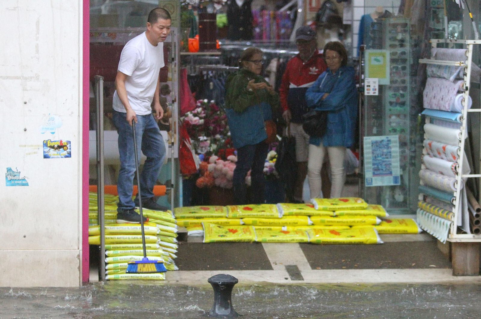 Imágenes del temporal de lluvia en Huelva.