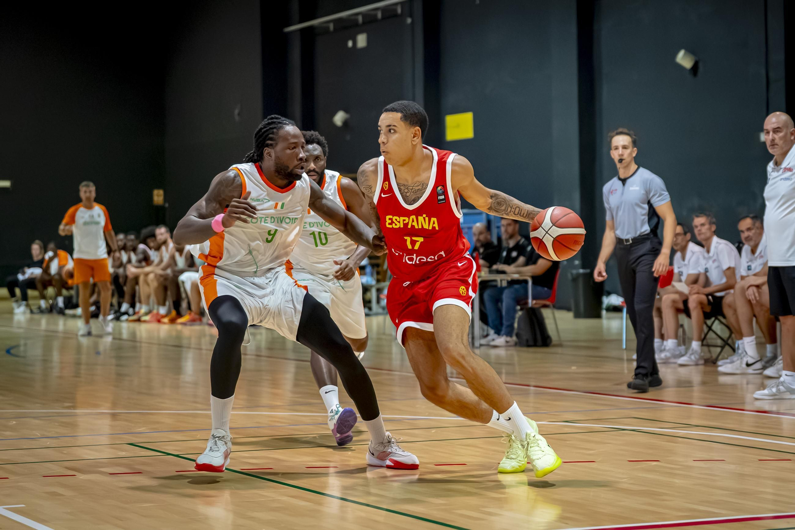 España B, con Álvaro Folgueiras, derrota a Costa de Marfil antes de venir a Málaga