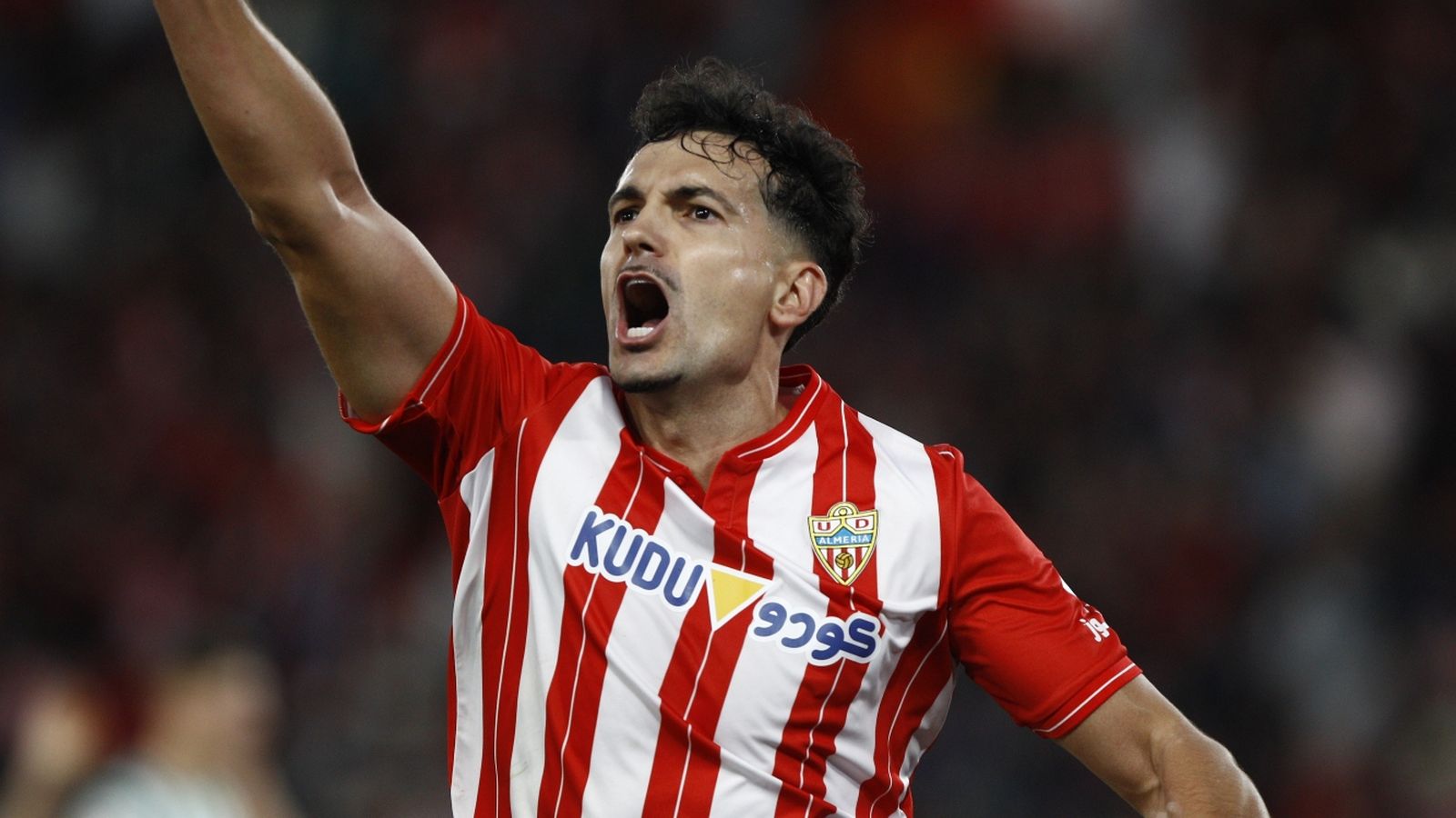 Álex Muñoz festeja el segundo tanto del partido ante el conjunto cordobés.