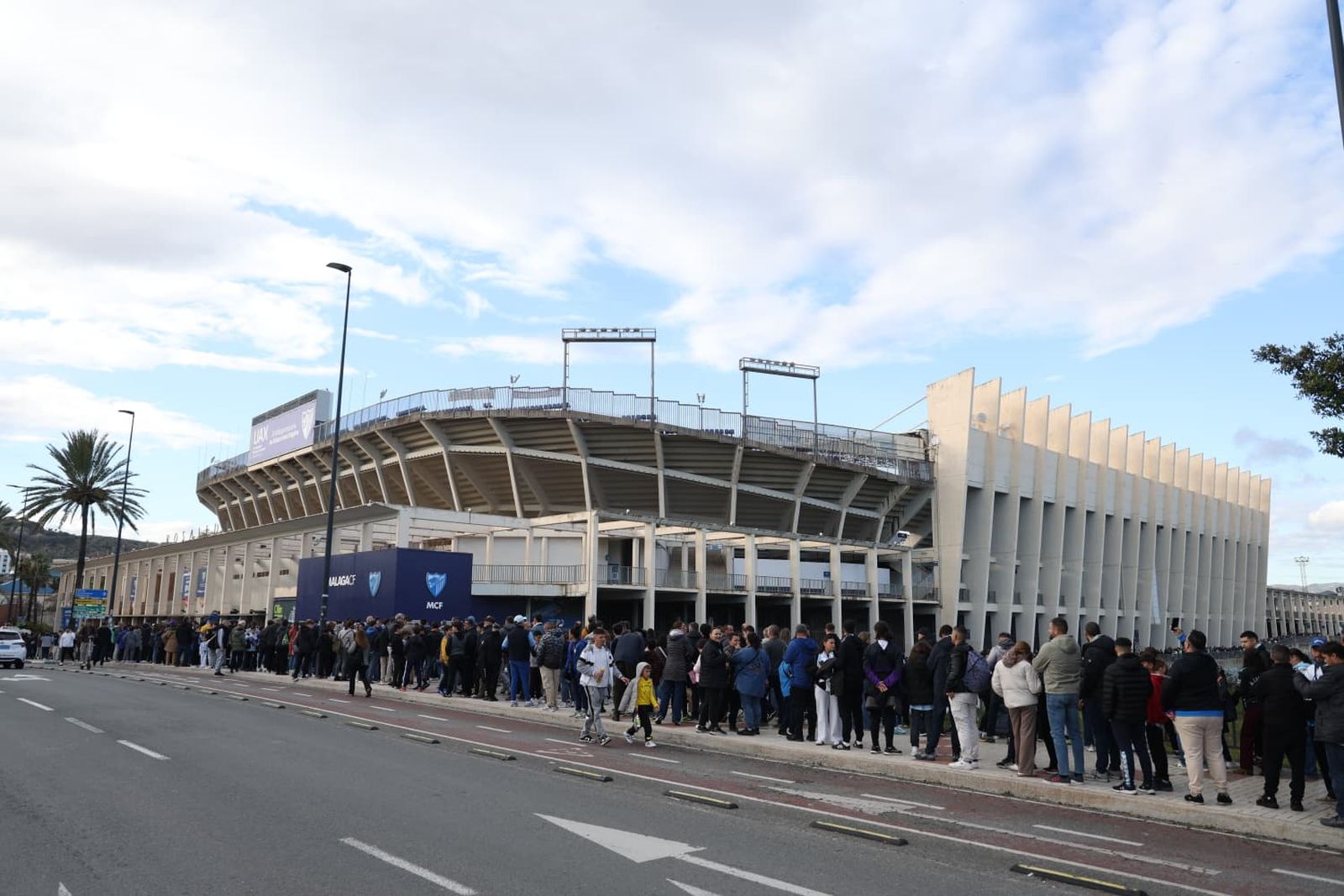 Búscate en las fotos del entrenamiento del Málaga CF en La Rosaleda