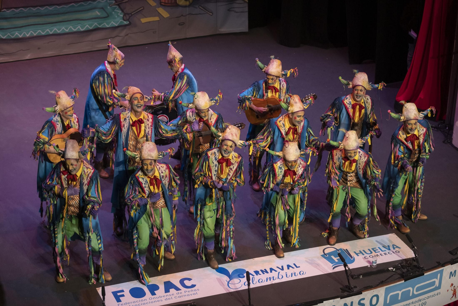 Imágenes de la actuación de la comparsa de Ayamonte 'Los desesperados' en el Carnaval Colombino