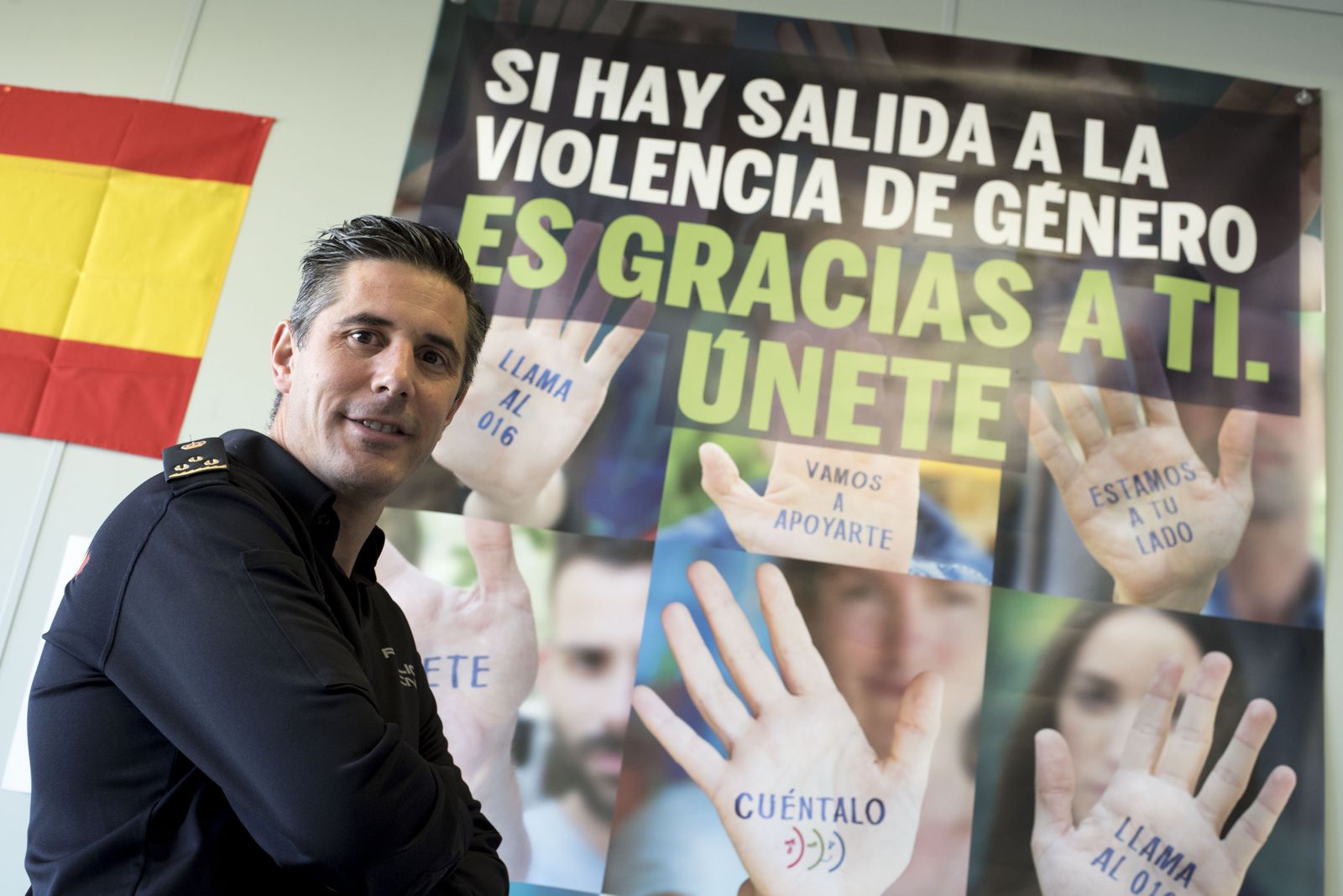 Miguel Nestares, en las dependencias de la UFAM ubicadas en la Jefatura Superior de Policía Nacional de Andalucía Oriental.