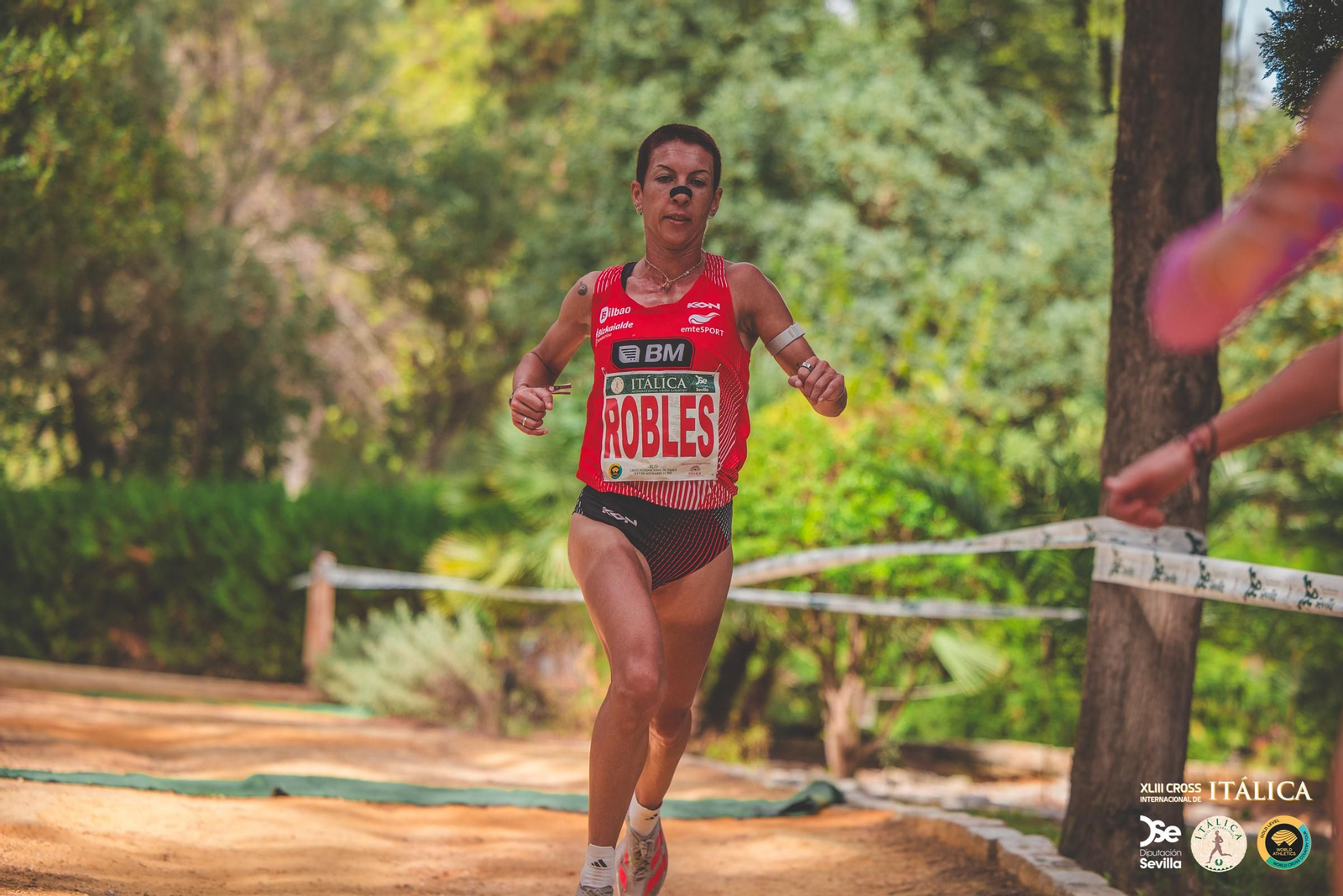 Búscate en las fotos del Cross de Itálica 2025 | 11