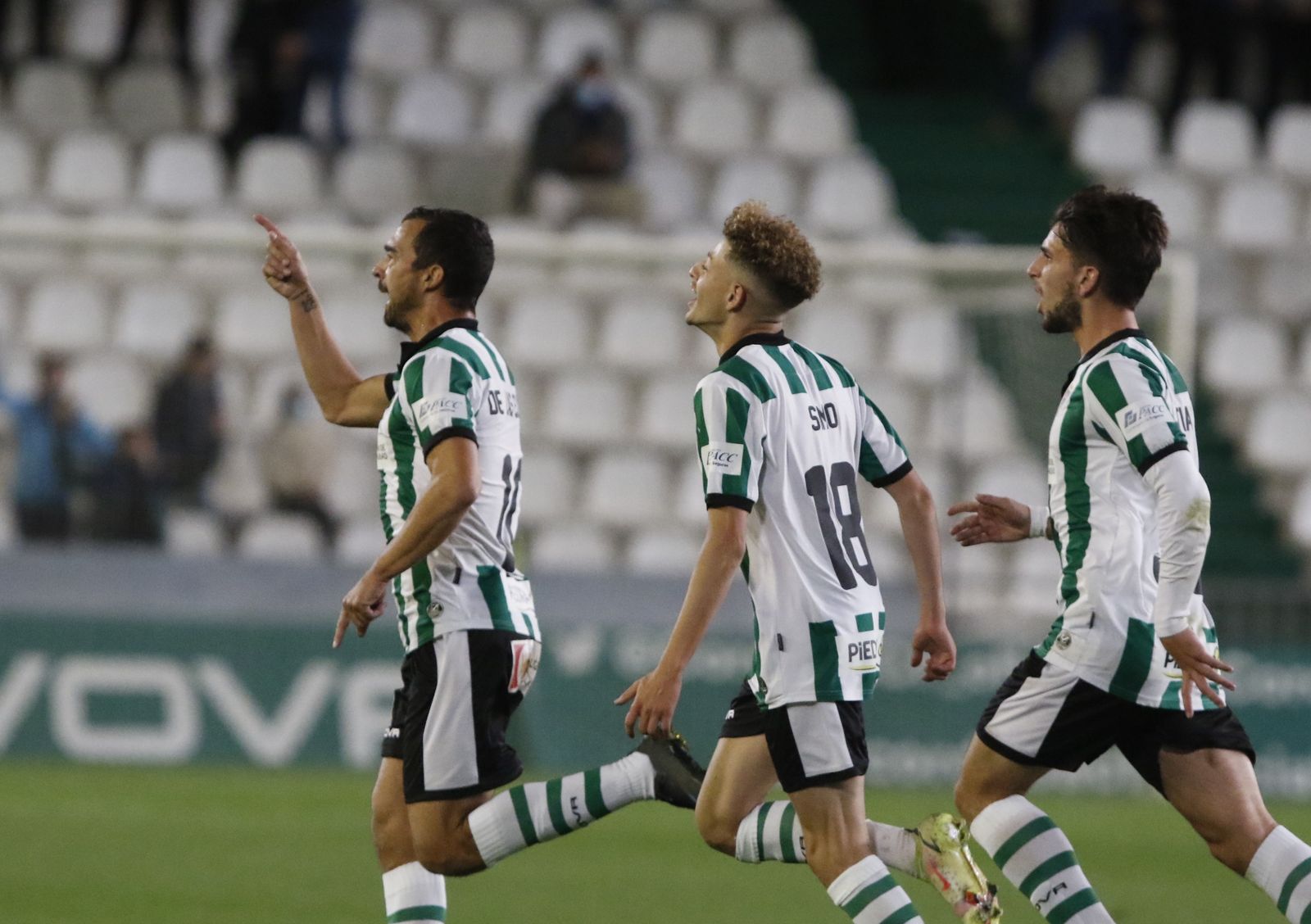 La victoria del Córdoba CF ante el Montijo, en imágenes