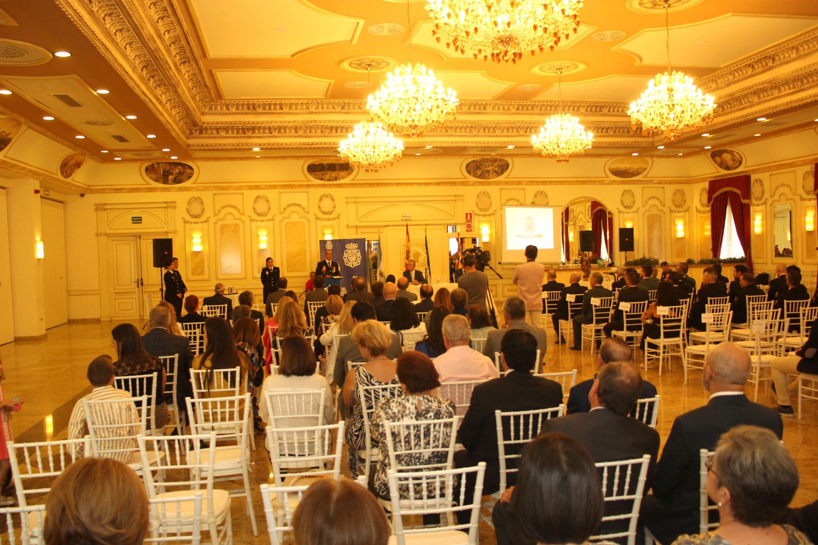 La celebración de la festividad de la Policía Nacional en Lucena, en imágenes