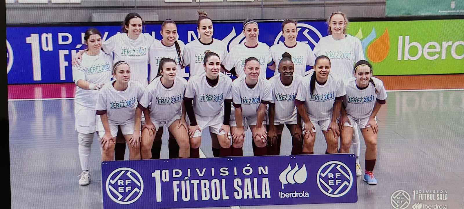 El Guadalcacín saltó con una camiseta apoyando la candidatura de Jerez a Capital Cultural Europea 2031.