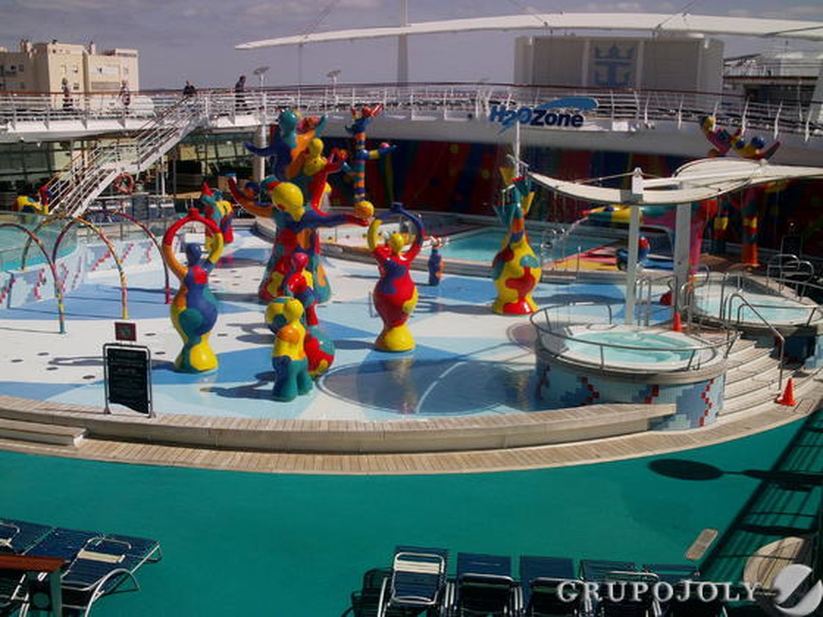 Imágenes del interior del crucero, una auténtica ciudad flotante

Foto: Rosa Gomez