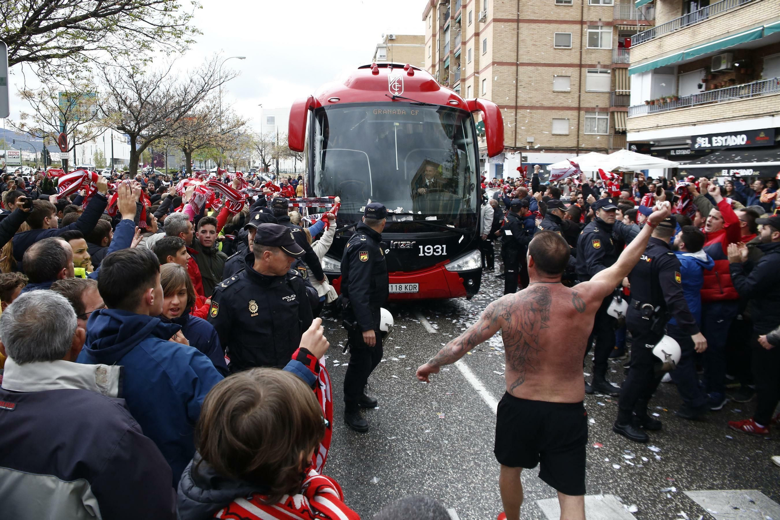 Las fotos de la afición malaguista en Granada