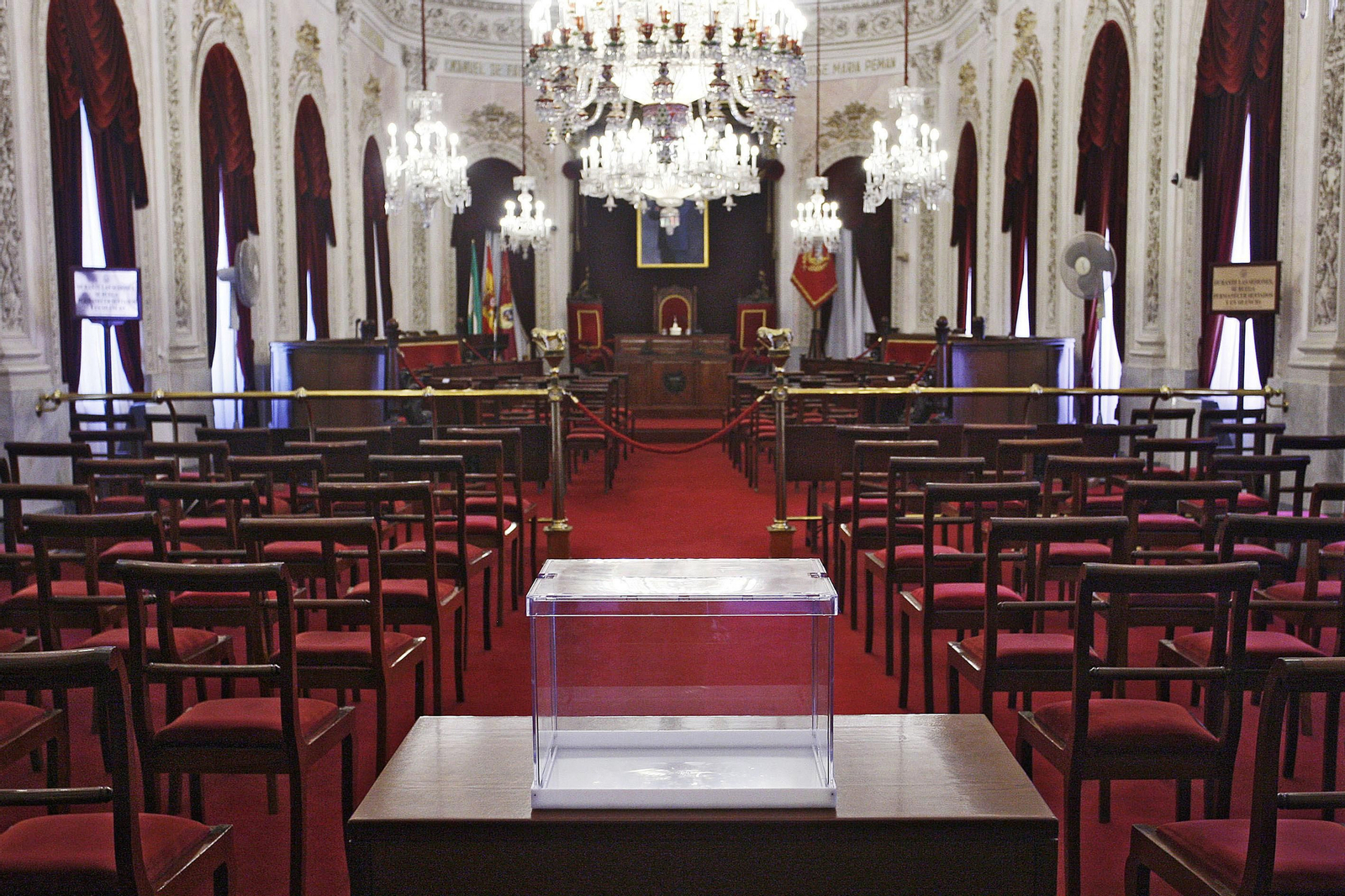El salón de plenos del Ayuntamiento de Cádiz.