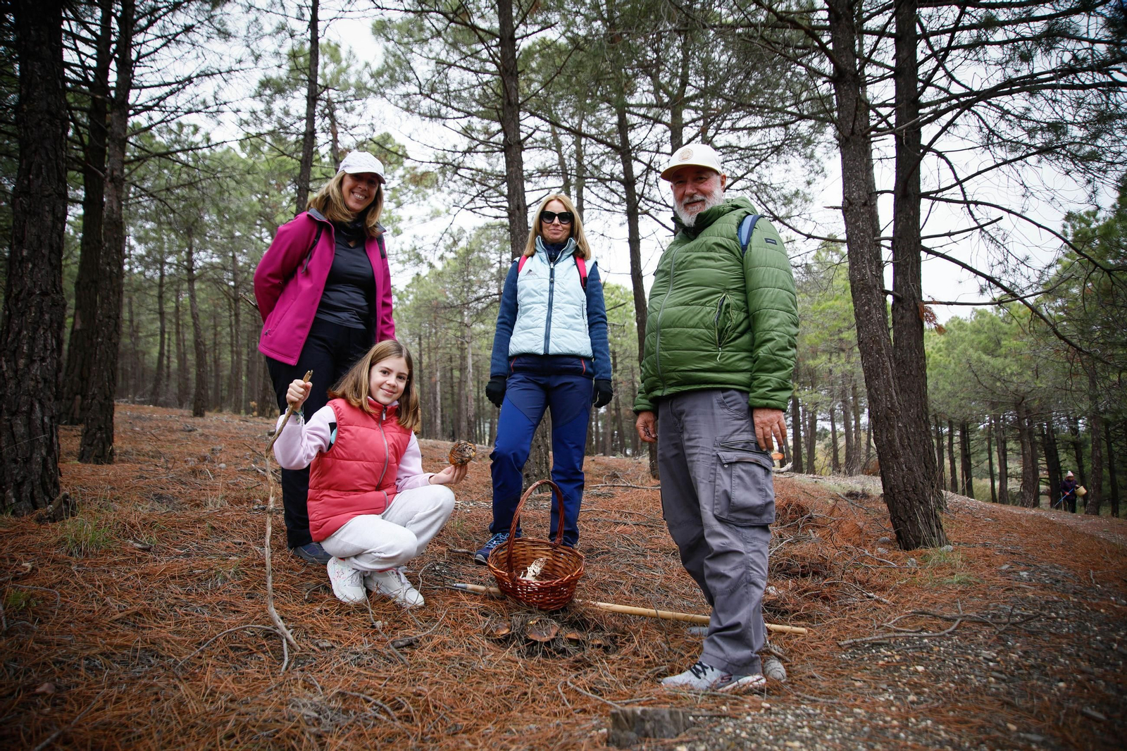 La ruta recolectora de setas en Abla por las XIX Jornadas Micológicas, en imágenes
