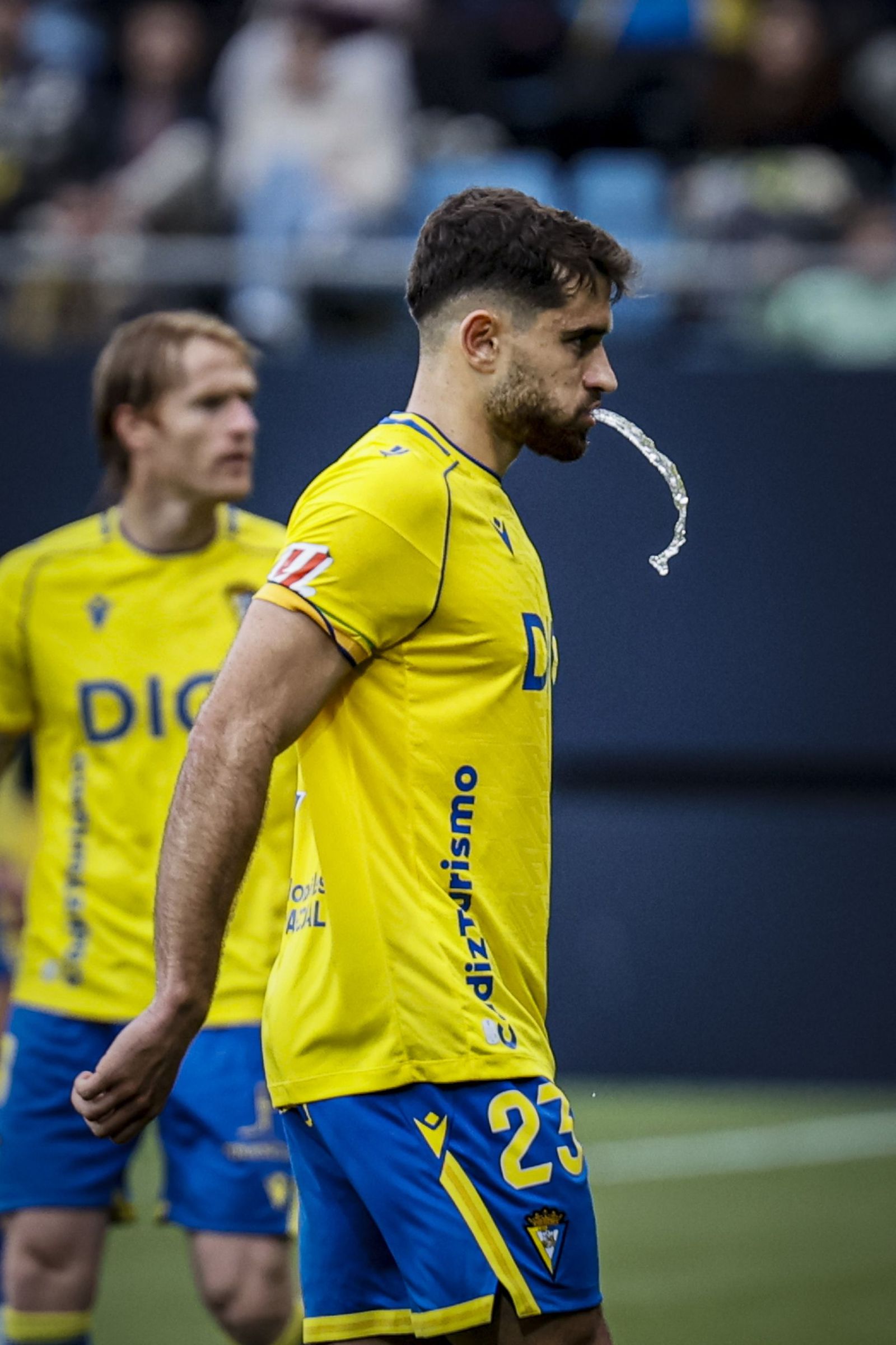 Búscate entre las imágenes del partido de fútbol Cádiz CF - UD Almería