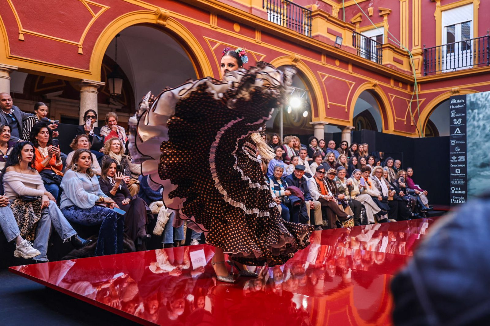 Fotografías de la Pasarela Huelva Flamenca 2026