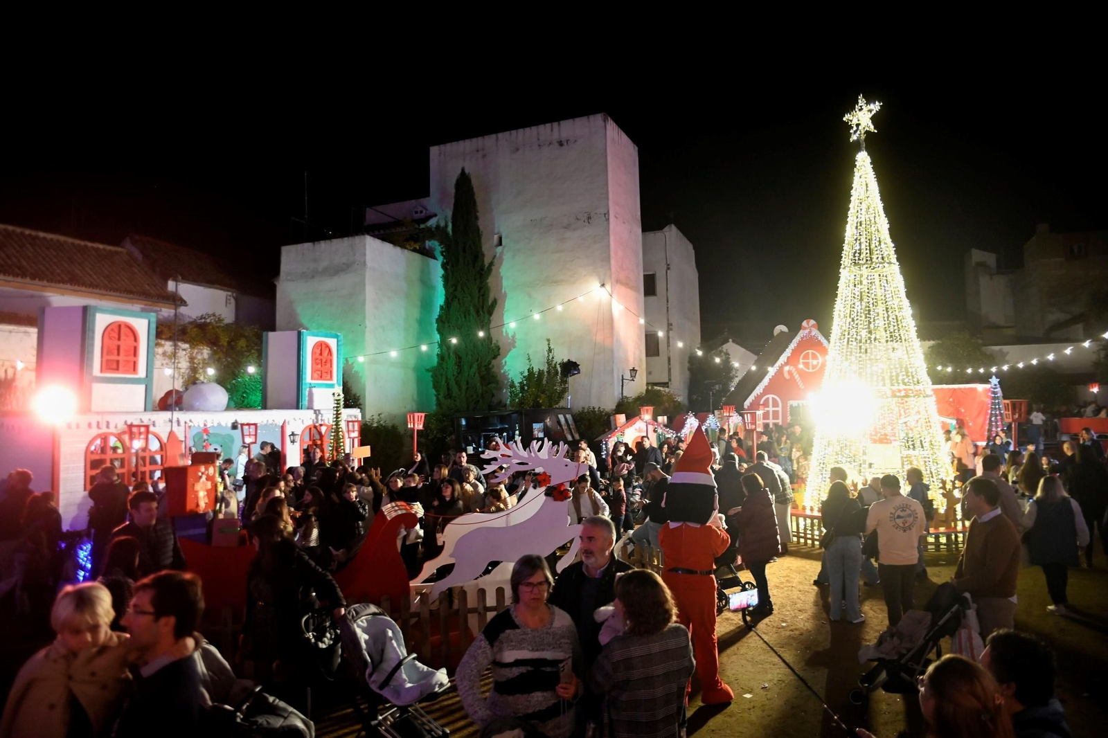 El poblado navideño del cine Fuenseca de Córdoba, en imágenes
