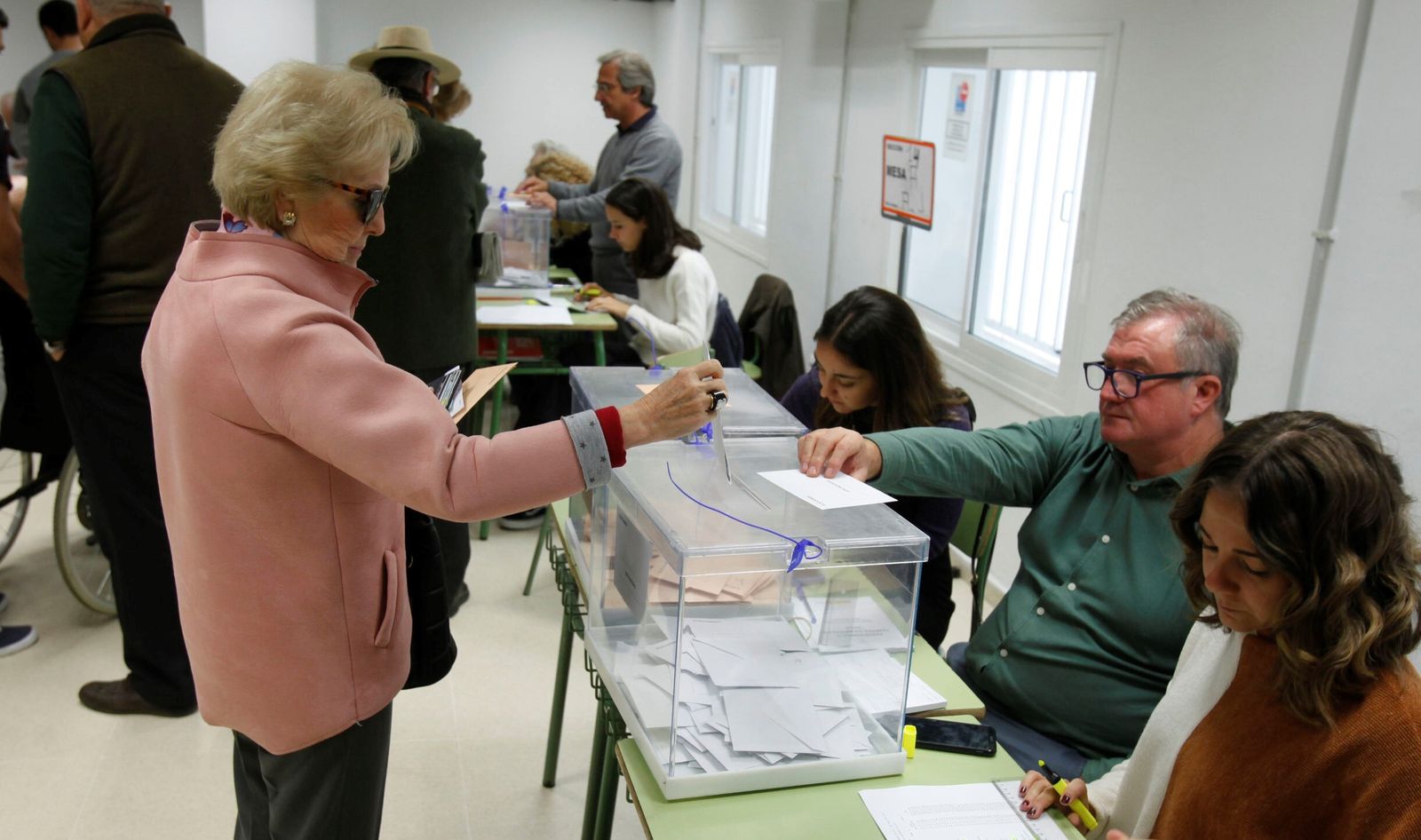 Más de 3.700 efectivos policiales forman el dispositivo de seguridad para las elecciones en Sevilla