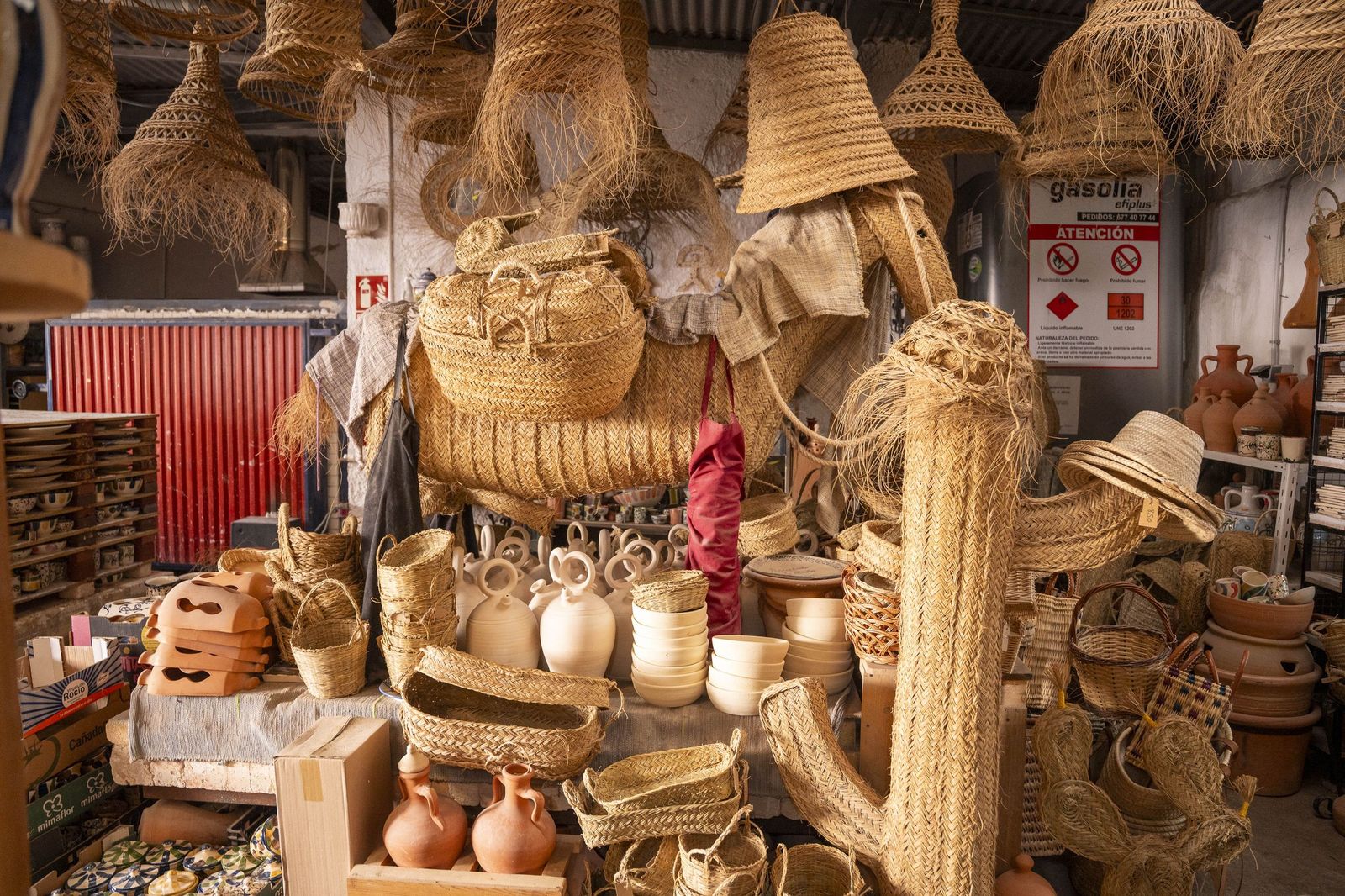 Viaje al centro del corazón alfarero de Níjar, en imágenes