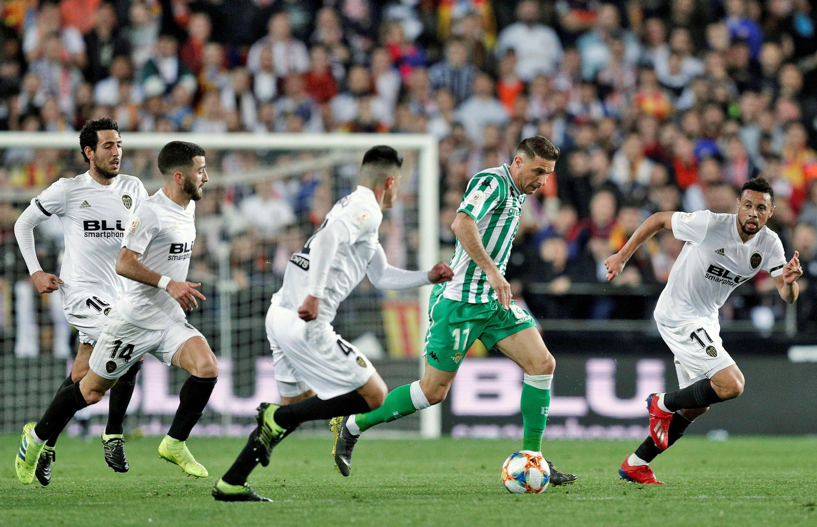 El Valencia-Betis, en imágenes