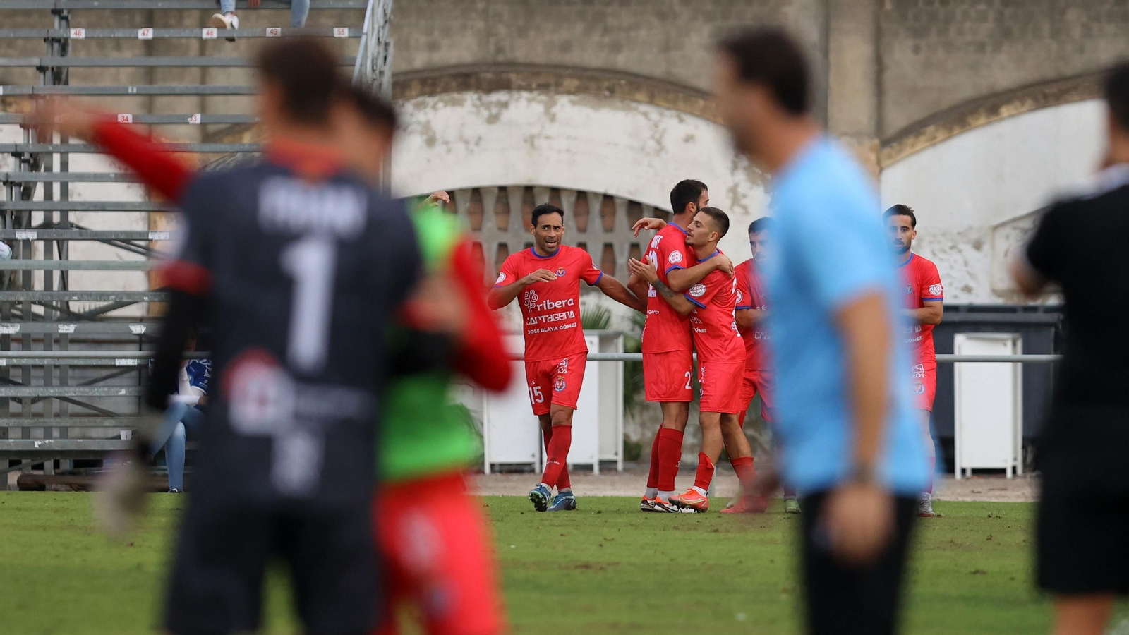 Imágenes del Xerez DFC contra la Deportiva Minerva en el Pedro Garrido de Jerez