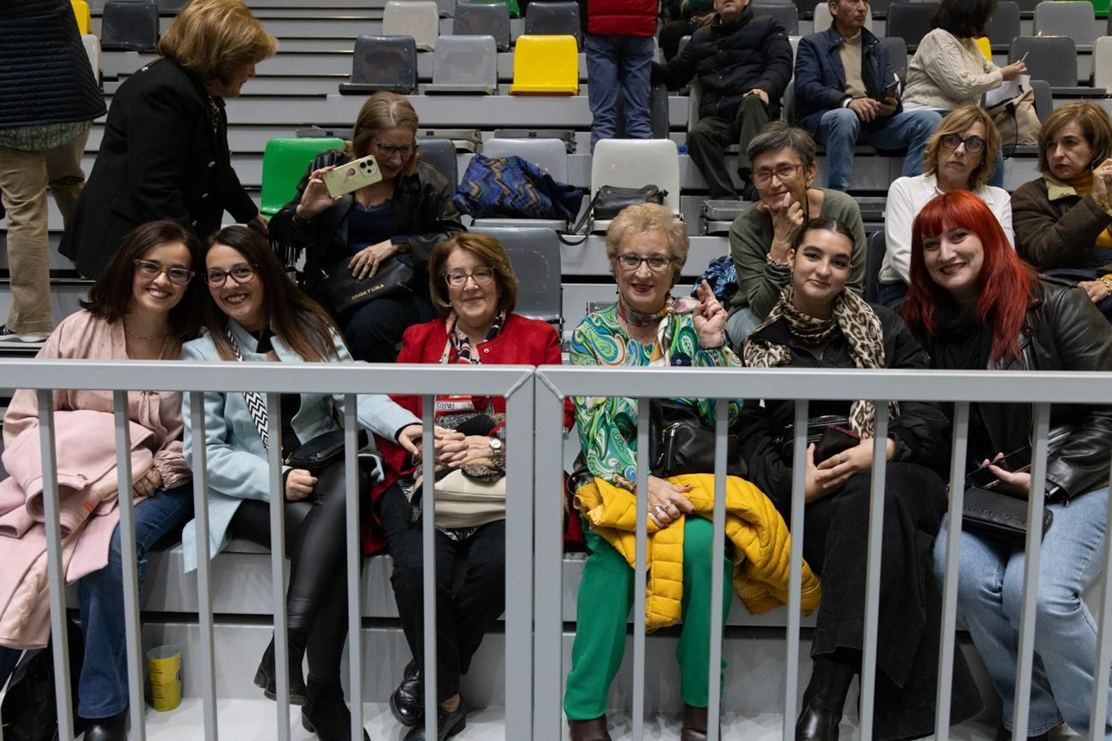 Así se disfruta en Jaén del concierto de Raphael, "Raphaelísimo"