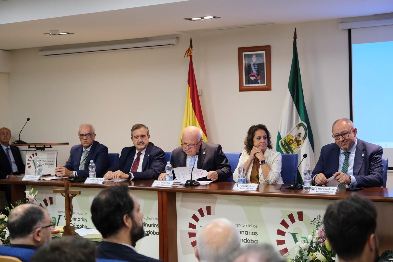 La toma de posesión de la nueva junta directiva del Colegio de Veterinarios de Córdoba, en imágenes