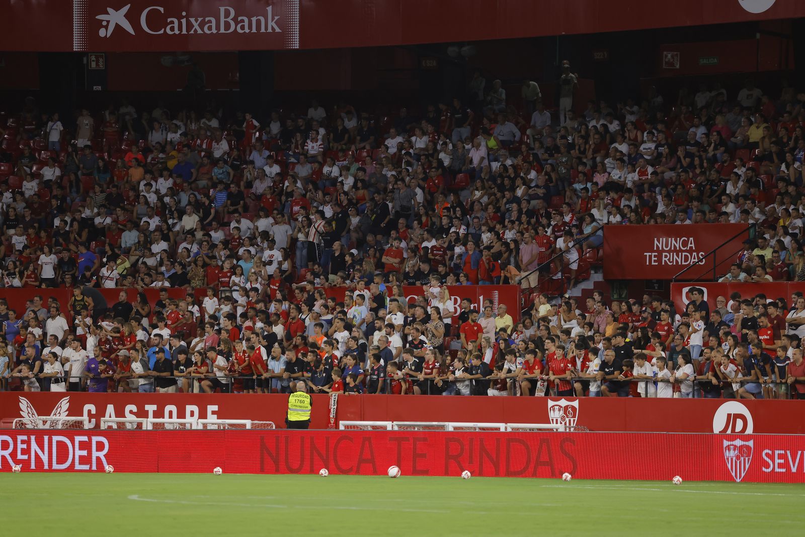 Búscate en la presentación de Sergio Ramos