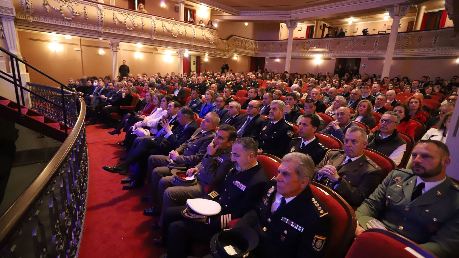 Imágenes de la entrega de medallas y reconocimientos por el Día de la Policía Local