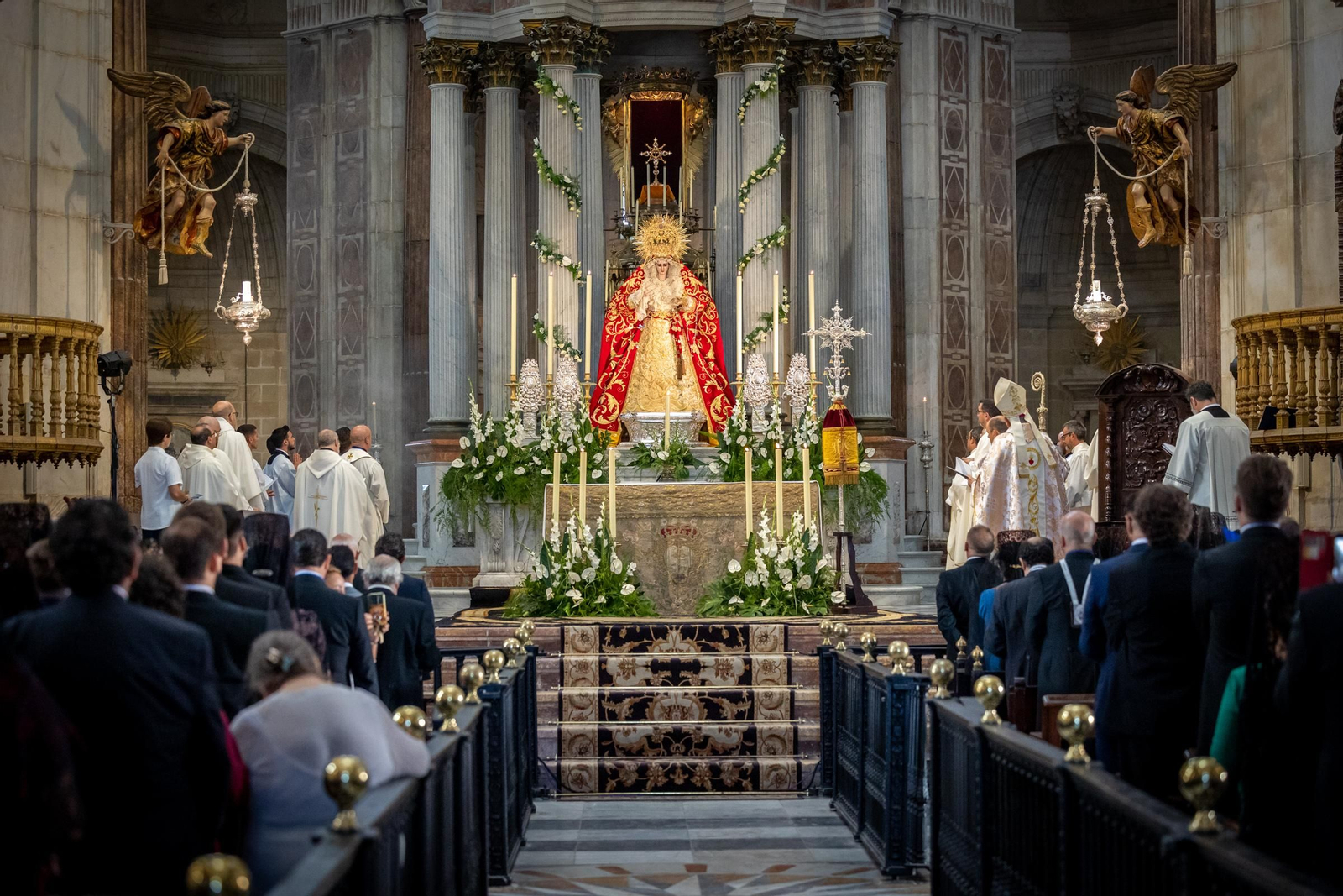 Imágenes de la coronación de la Virgen de las Penas
