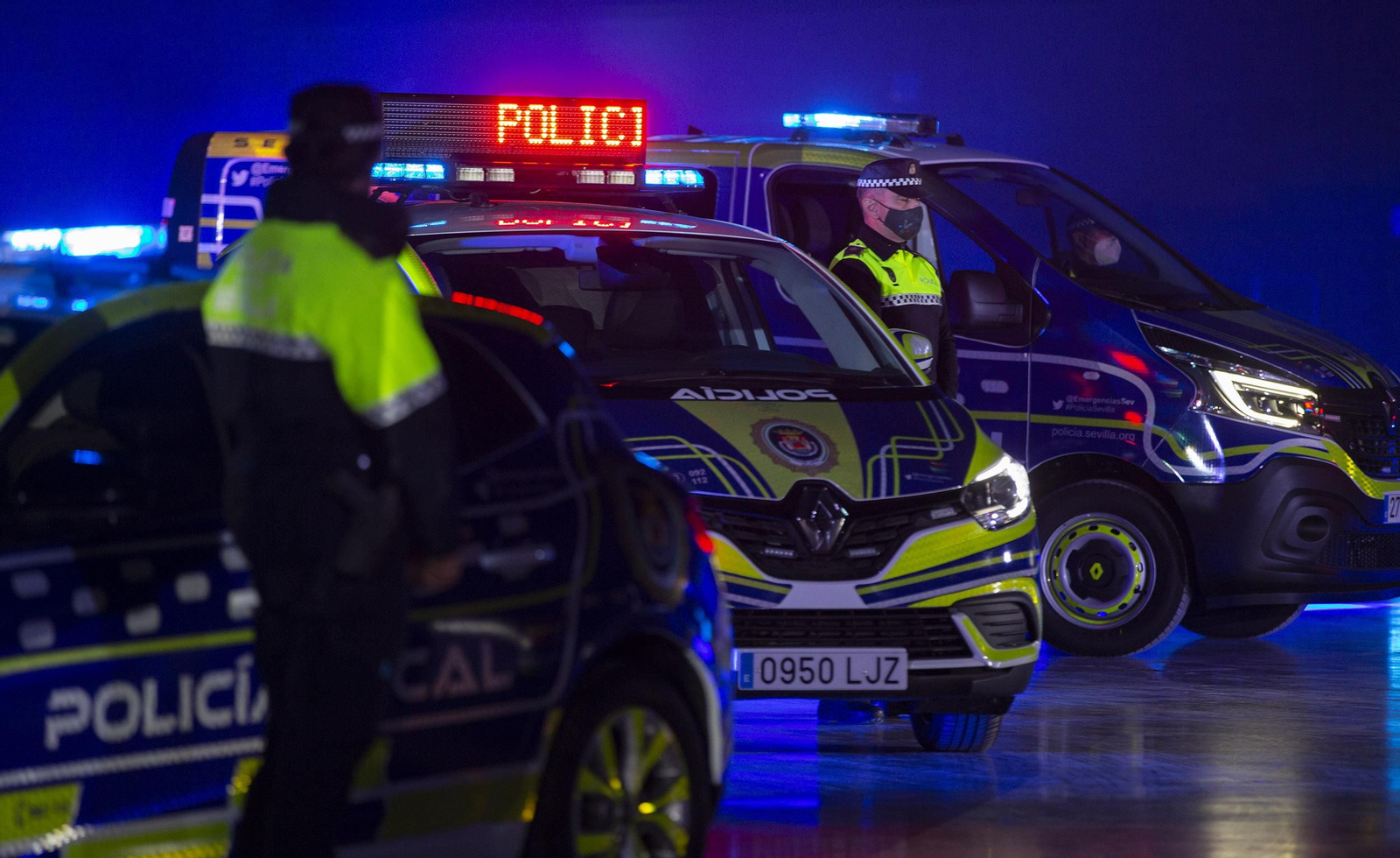 La presentación de los nuevos vehículos de la Policía Local de Sevilla, en imágenes
