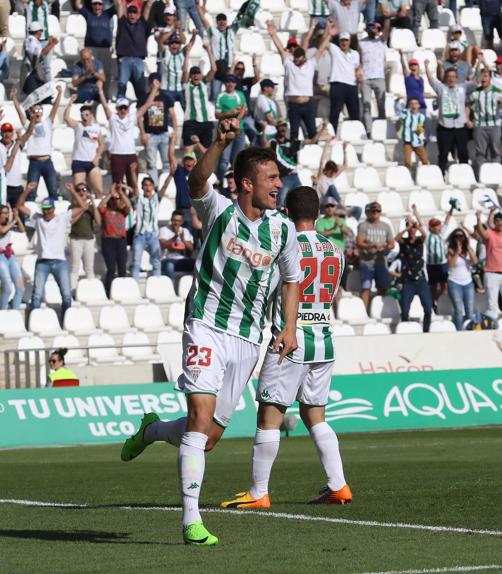 Sasa Markovic celebra su último gol, logrado ante el Almería.