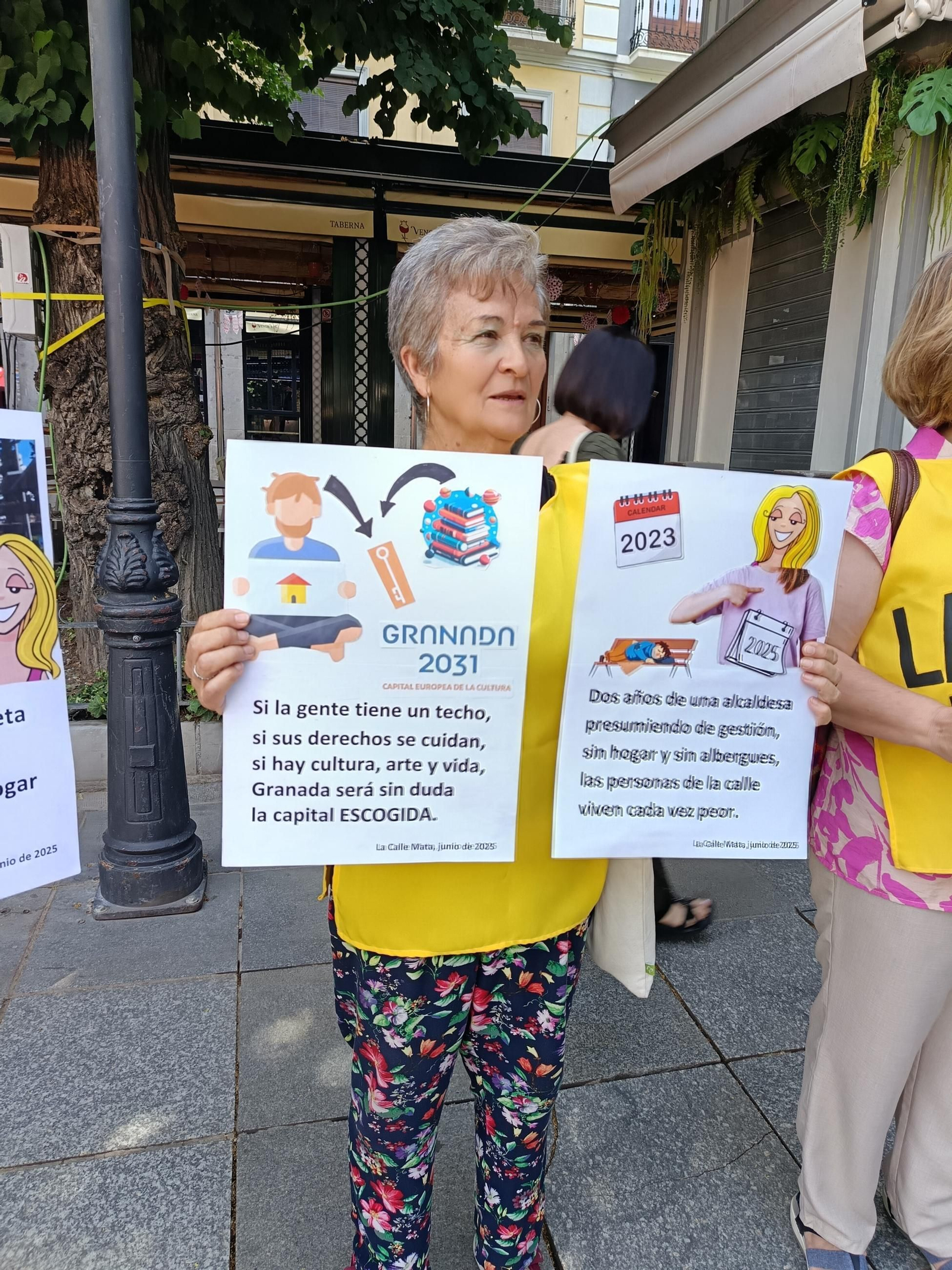 Miembro del colectivo La Calle Mata hace constar sus reinvindicaciones.