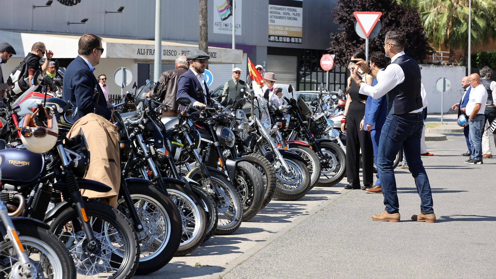 Búscate en el evento motero solidario "The Distinguished Gentleman´s Ride" en Jerez