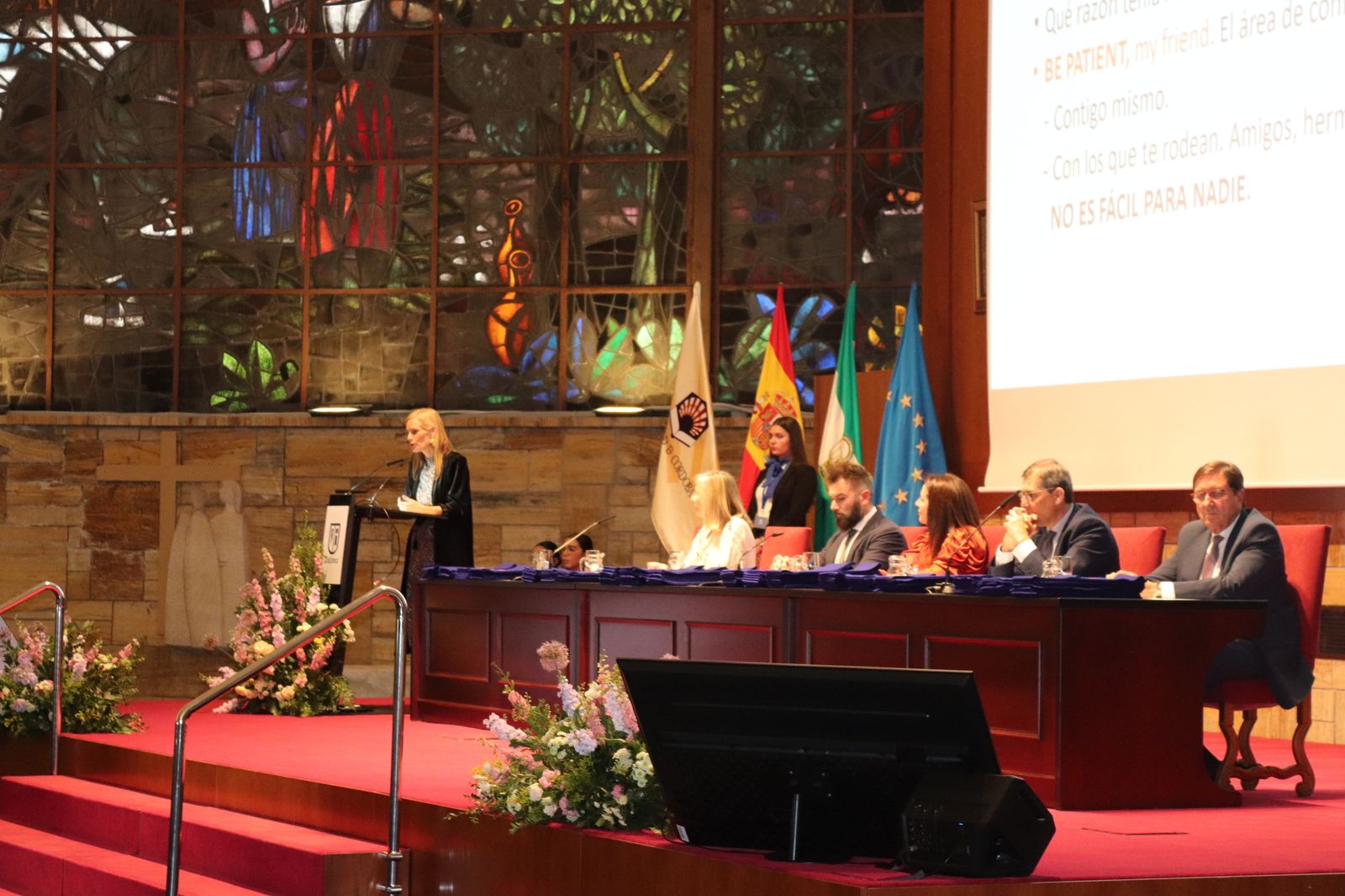 La influencer Paloma Blanc,  7paresdekatiuskas, durante su discurso en el Acto de Graduación del colegio Zalima de Córdoba