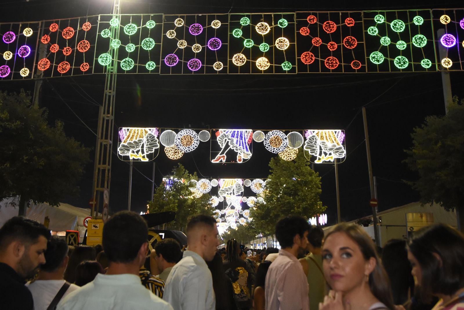 El encendido de la portada de la Feria de Córdoba, en fotografías