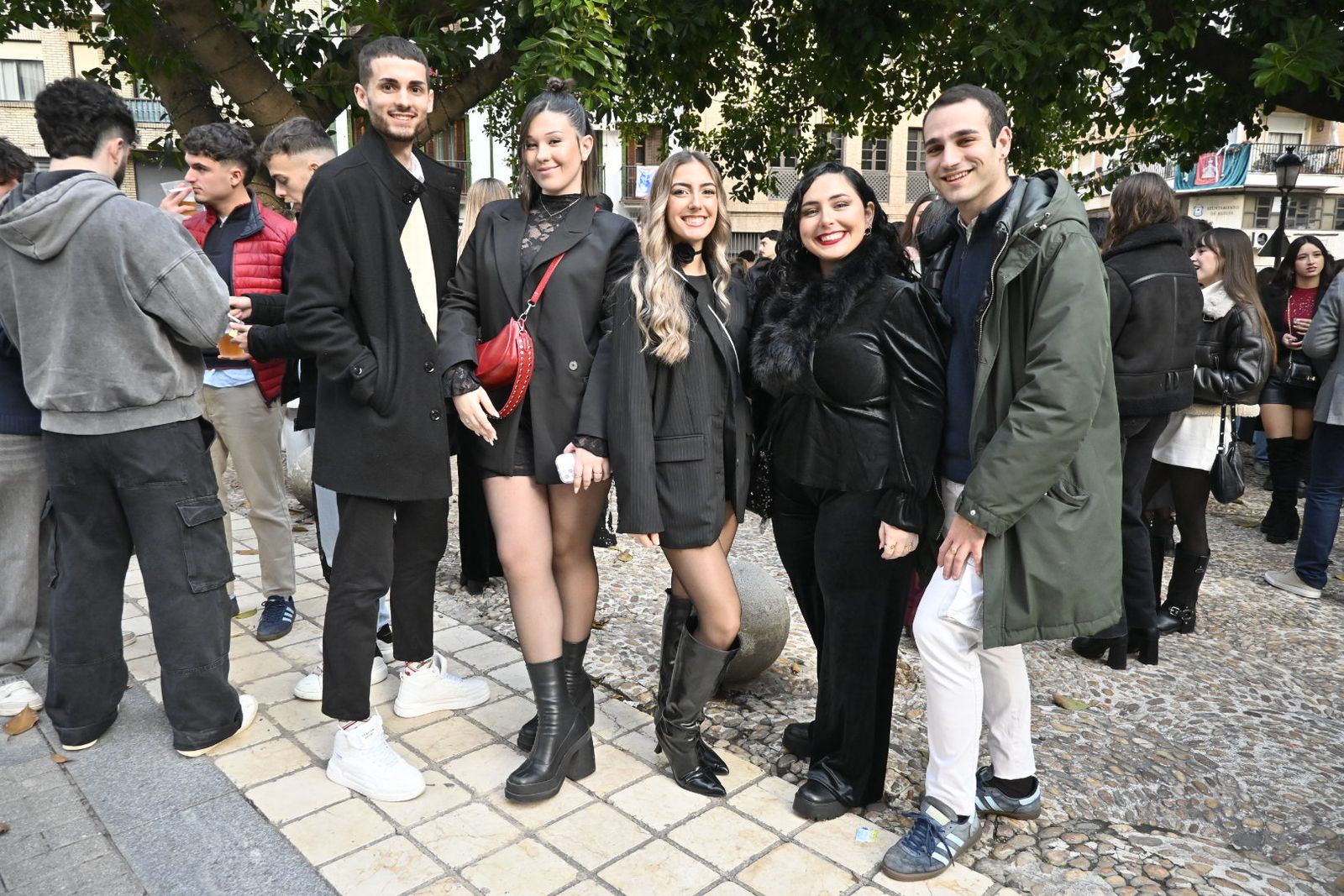 Búscate en las mejores fotografías del tardeo de este 31 de diciembre en Huelva