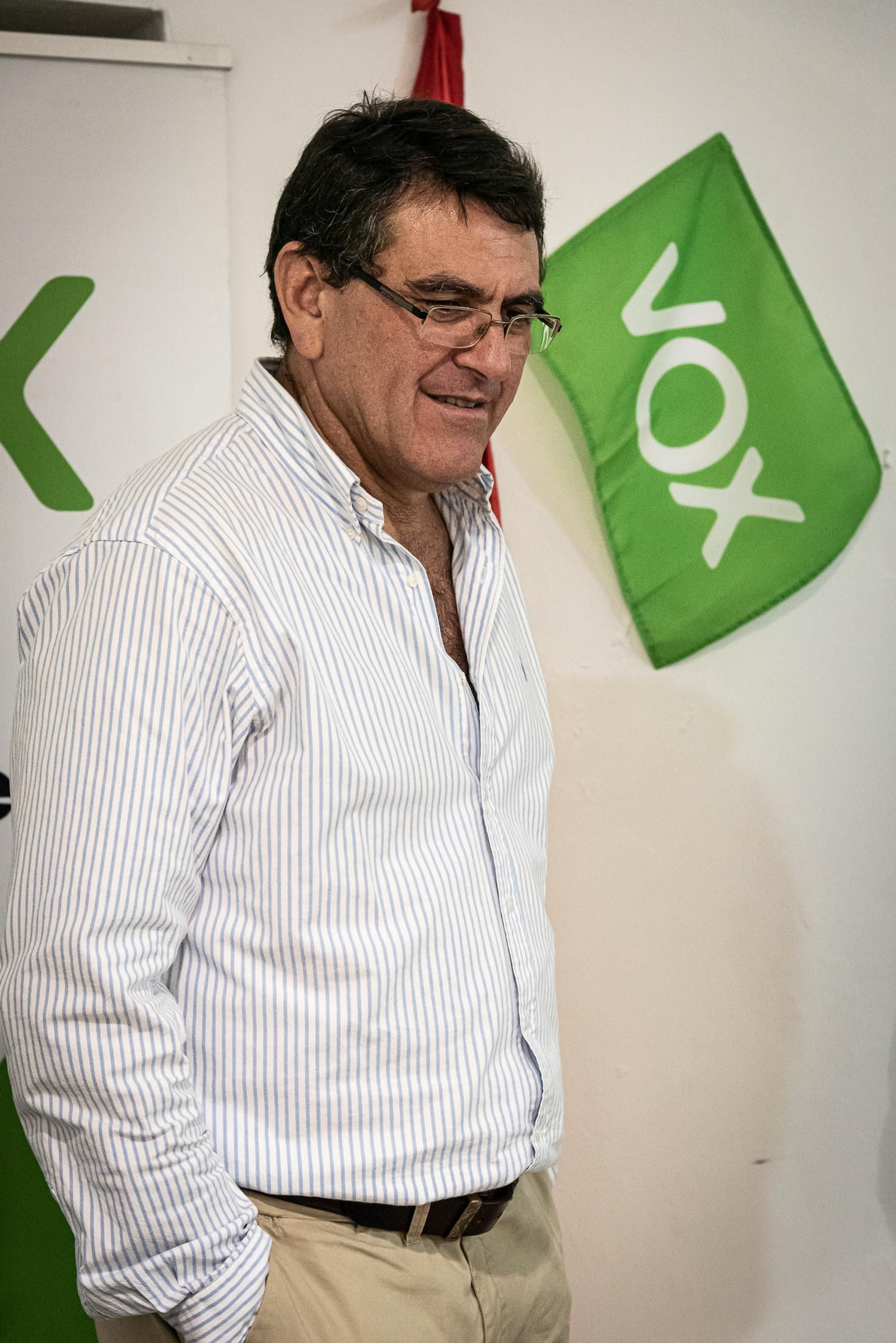Imágenes de la jornada electoral en la sede de VOX en Huelva