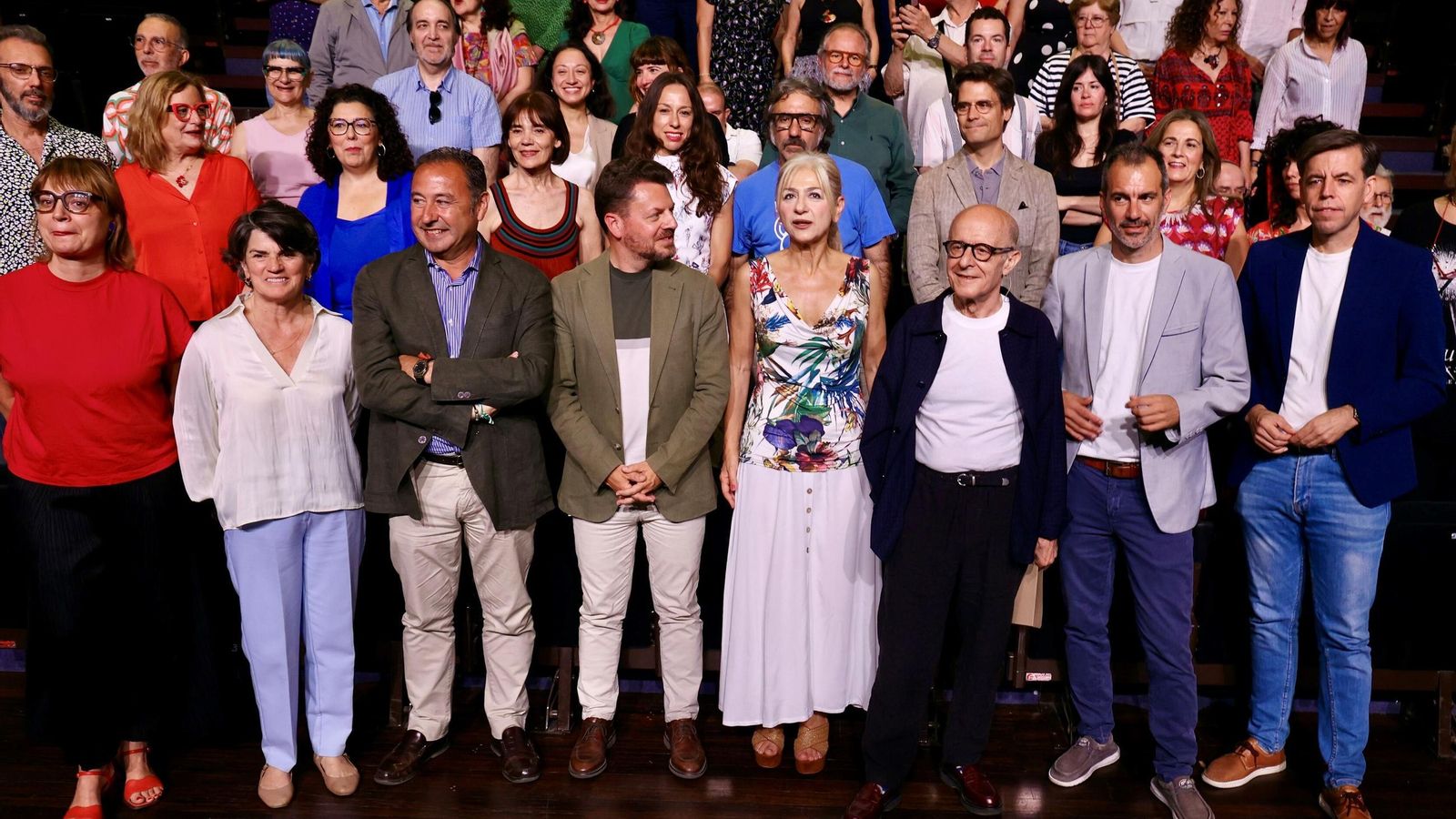 Foto de familia de artistas e instituciones vinculadas al Central.