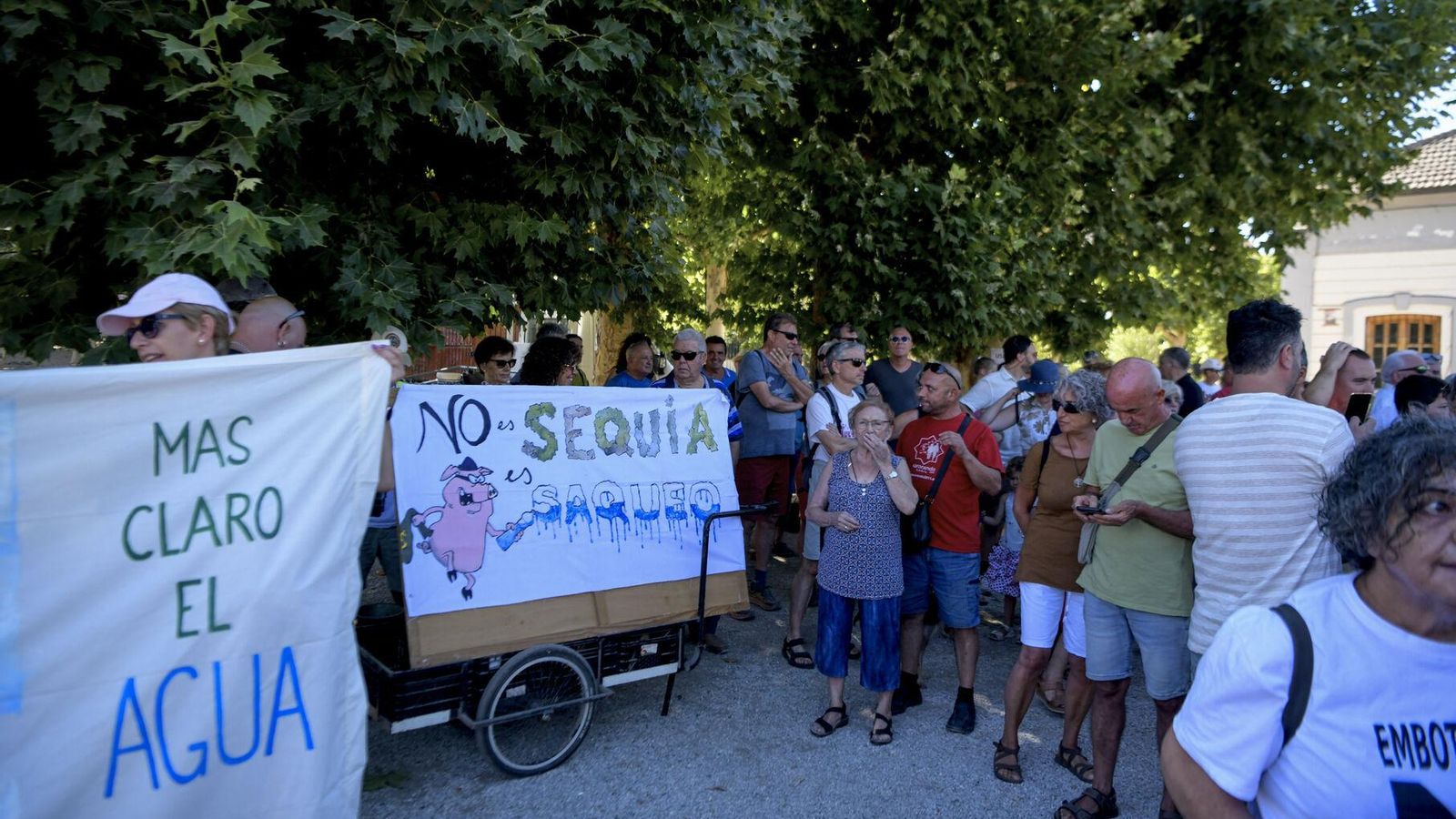 Tras la manifestación se han concentrado en la plaza del Ayuntamiento