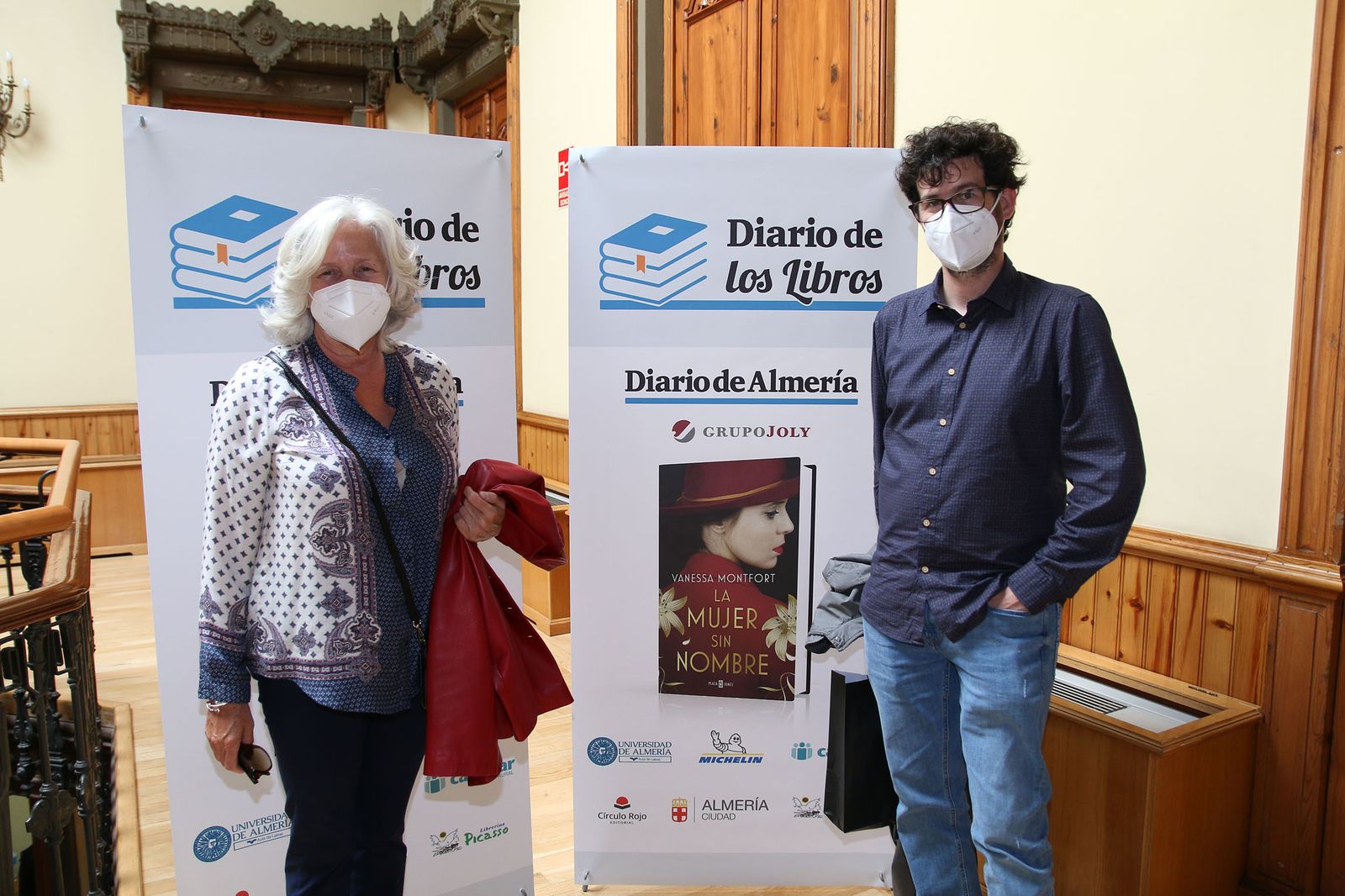 Fotogalería Diario de los Libros, con Vanessa Montfort y su obra 'La mujer sin nombre'