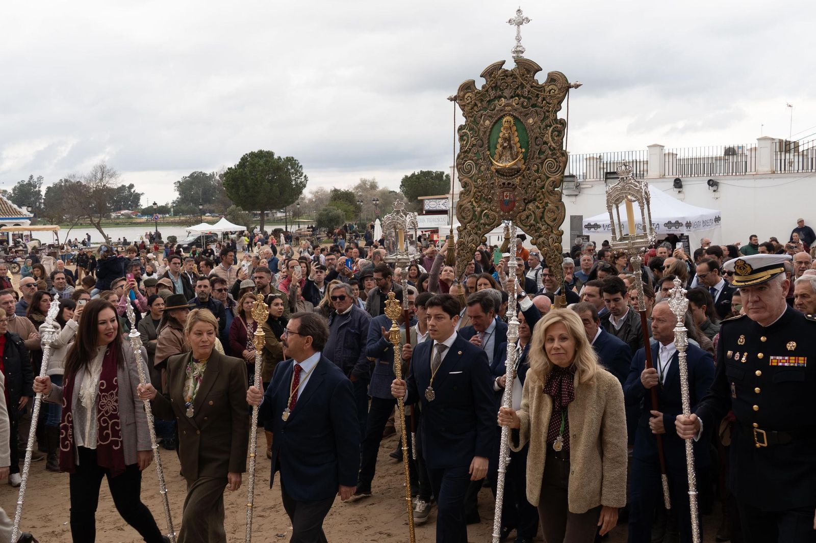 Imágenes de la peregrinación de la hermandad de Huelva al rocío en 2025